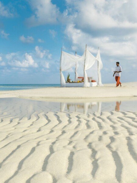 Romantisk picnic på sandbanke ved COMO Maalifushi, Maldiverne