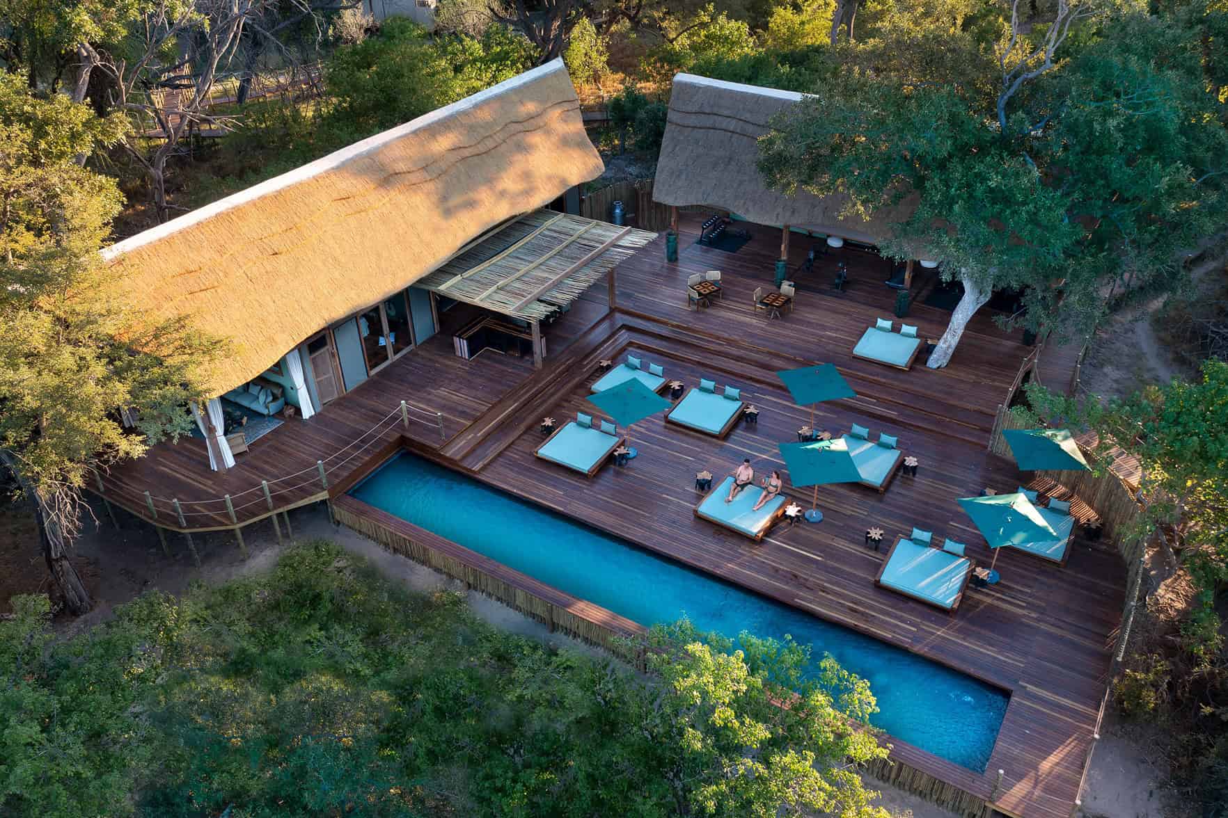 Pool området på Atzaró Okavango Camp i Botswana, Afrika