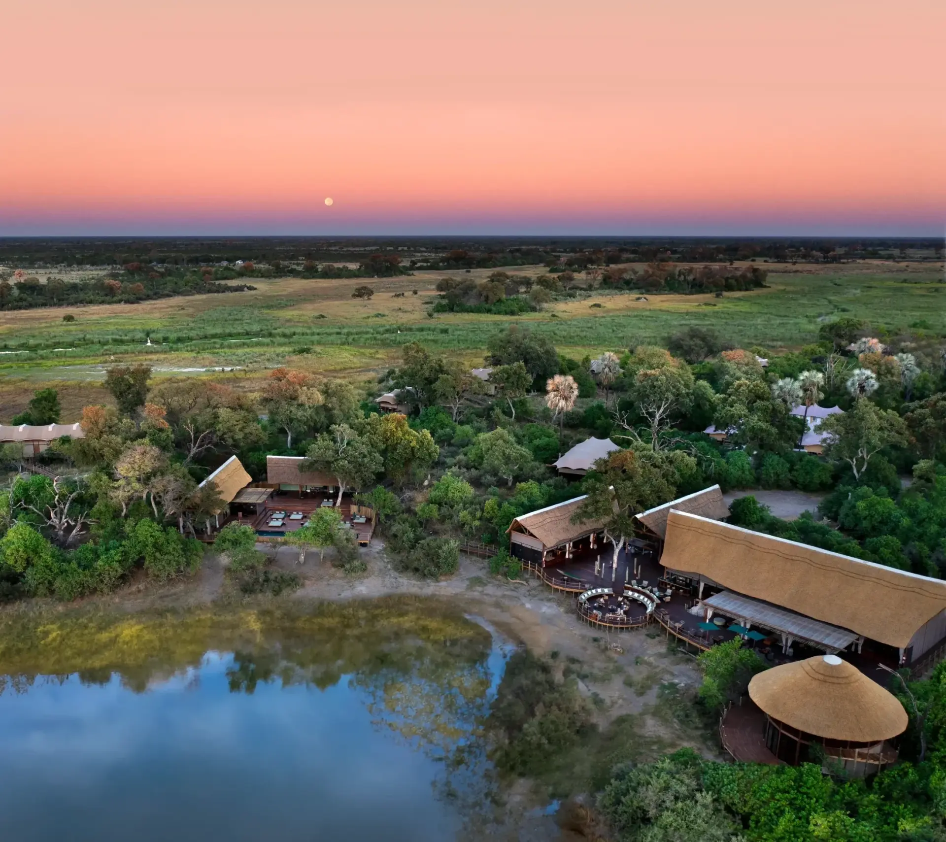 Luftfoto af Atzaró Okavango Camp i Botswana, Afrika