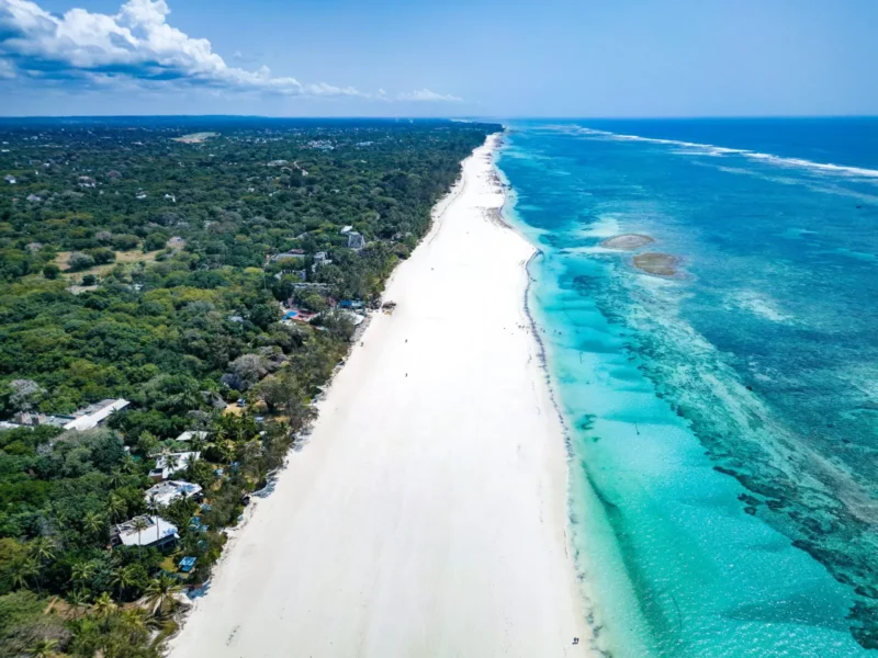 Nomad Beach Resort ligger direkte ud til Diani Beach i Kenya, Afrika