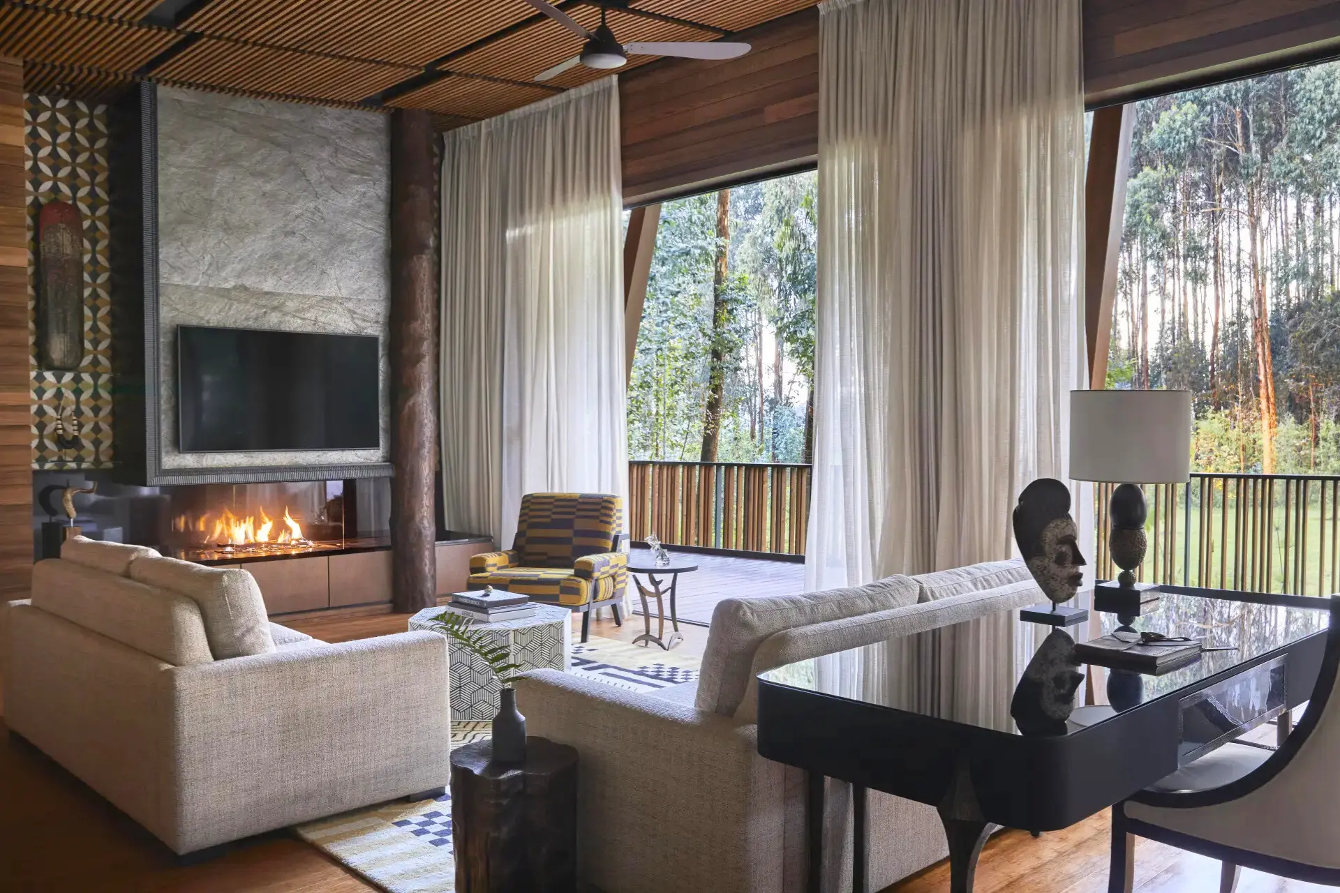Stuen i en Ingagi Suite på One&Only Gorillas Nest i Rwanda, Afrika