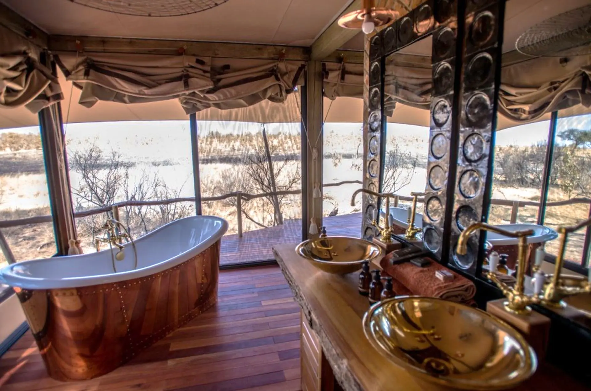 Badeværelset i luksustelt på Somalisa Camp, Hwange National Park, Zimbabwe