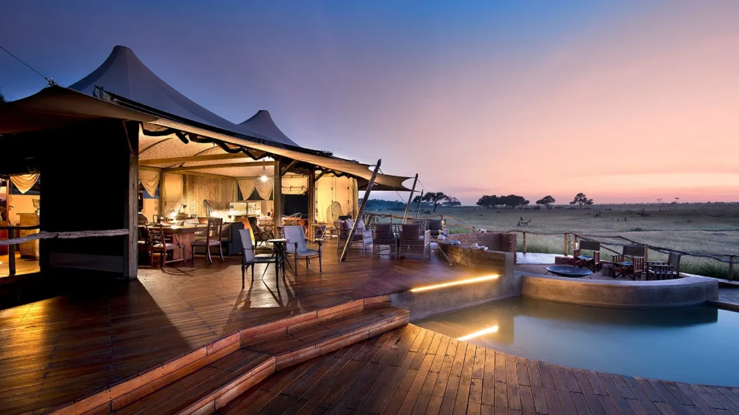Gæsteområde på Somalisa Camp i Hwange National Park, Zimbabwe
