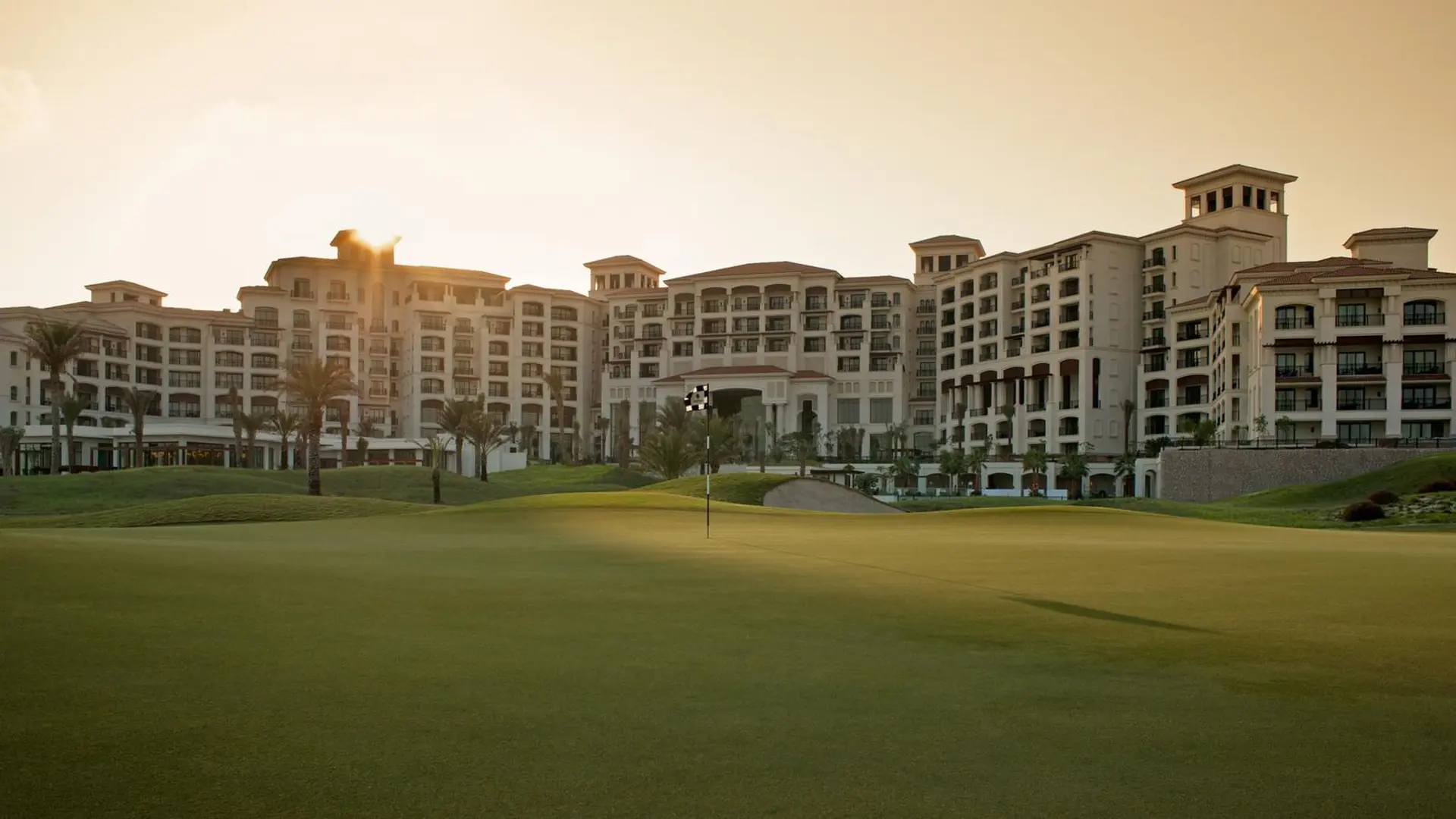 Golfbane ved resortet The St. Regis Saadiyat Island Resort, Abu Dhabi