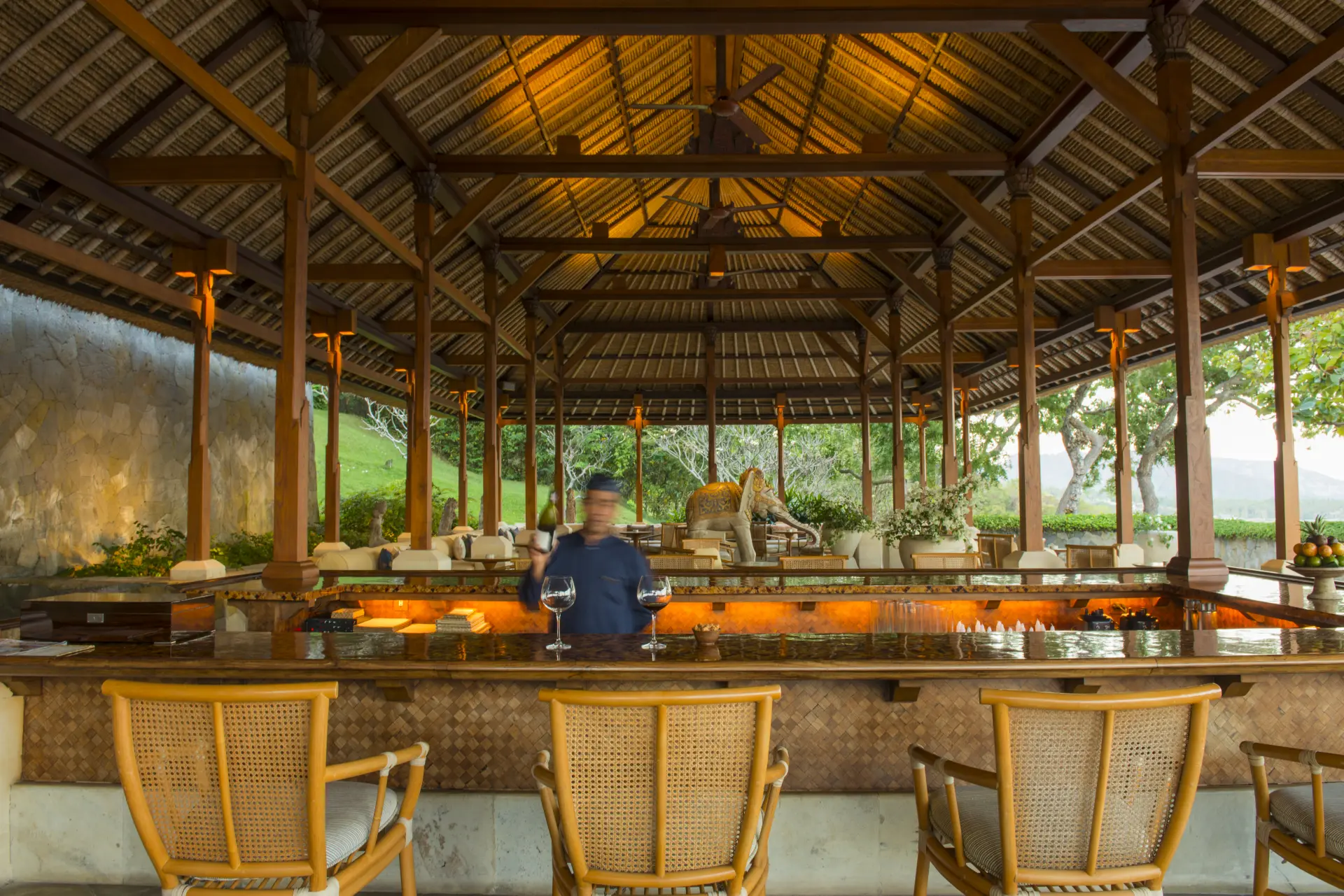 Barområde på Amankila på Bali