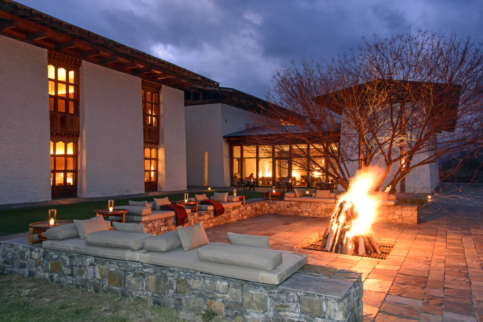 Udendørs bålplads på Amankora Bumthang Lodge, Bhutan