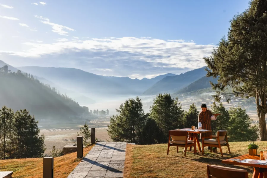 Restaurant med udsigt på Amankora Gangtey Lodge i Bhutan