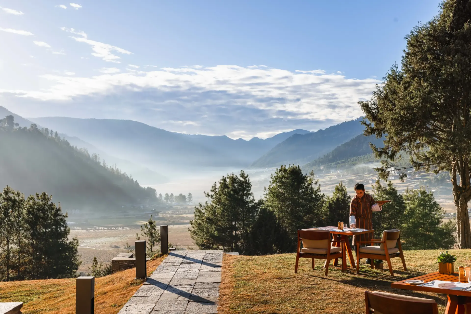 Restaurant med udsigt på Amankora Gangtey Lodge i Bhutan