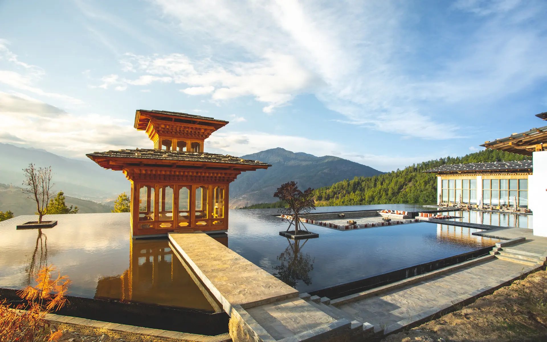 Bede pavilion og vandbassiner på Six Senses Thimphu, Bhutan