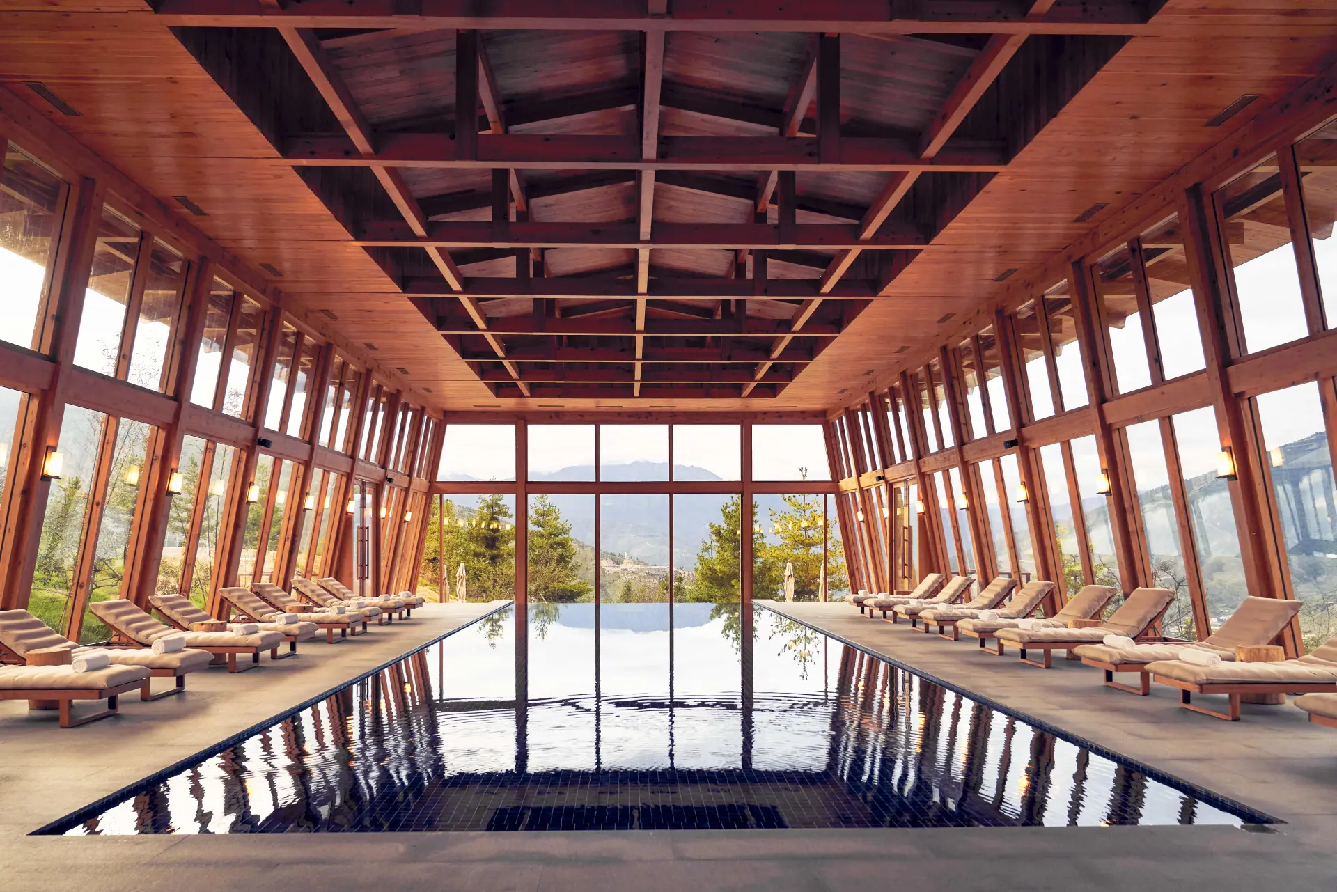 Indendørs pool på Six Senses Thimphu, Bhutan