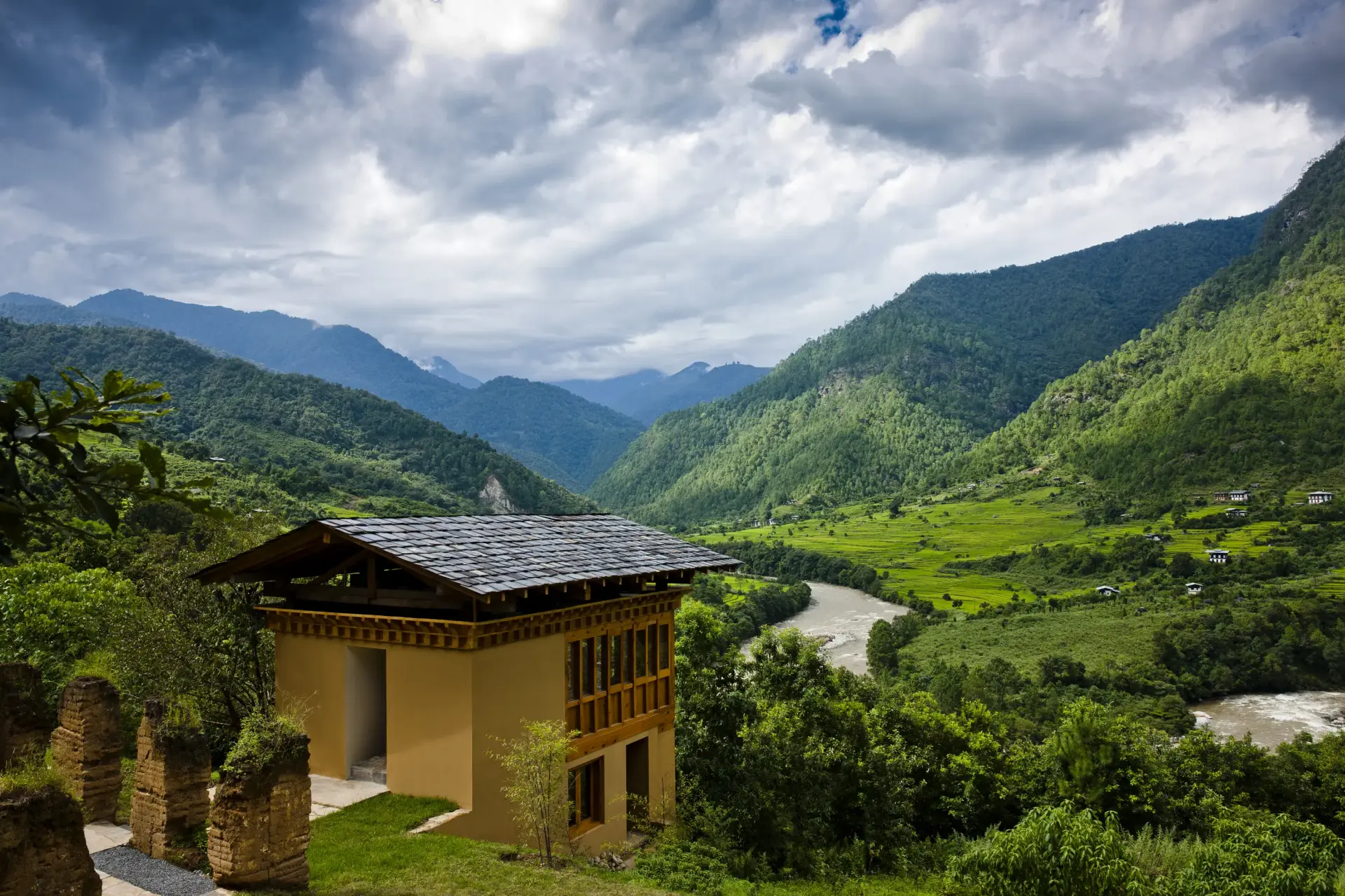 Udsigt over Punakha Valley fra COMO Uma Punakha, Bhutan