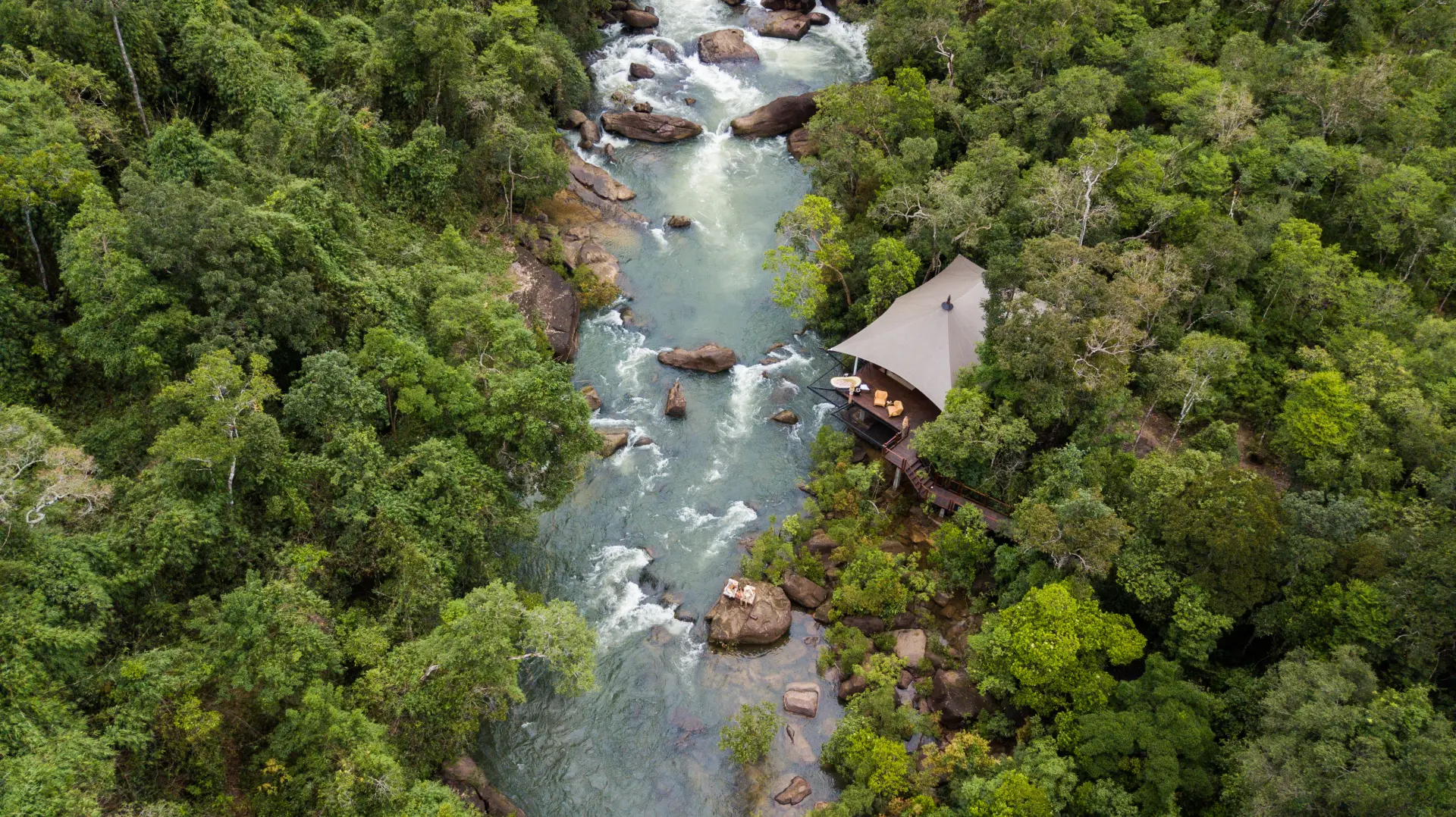 Luftfoto ved floden på Shinta Mani Wild i Cambodia
