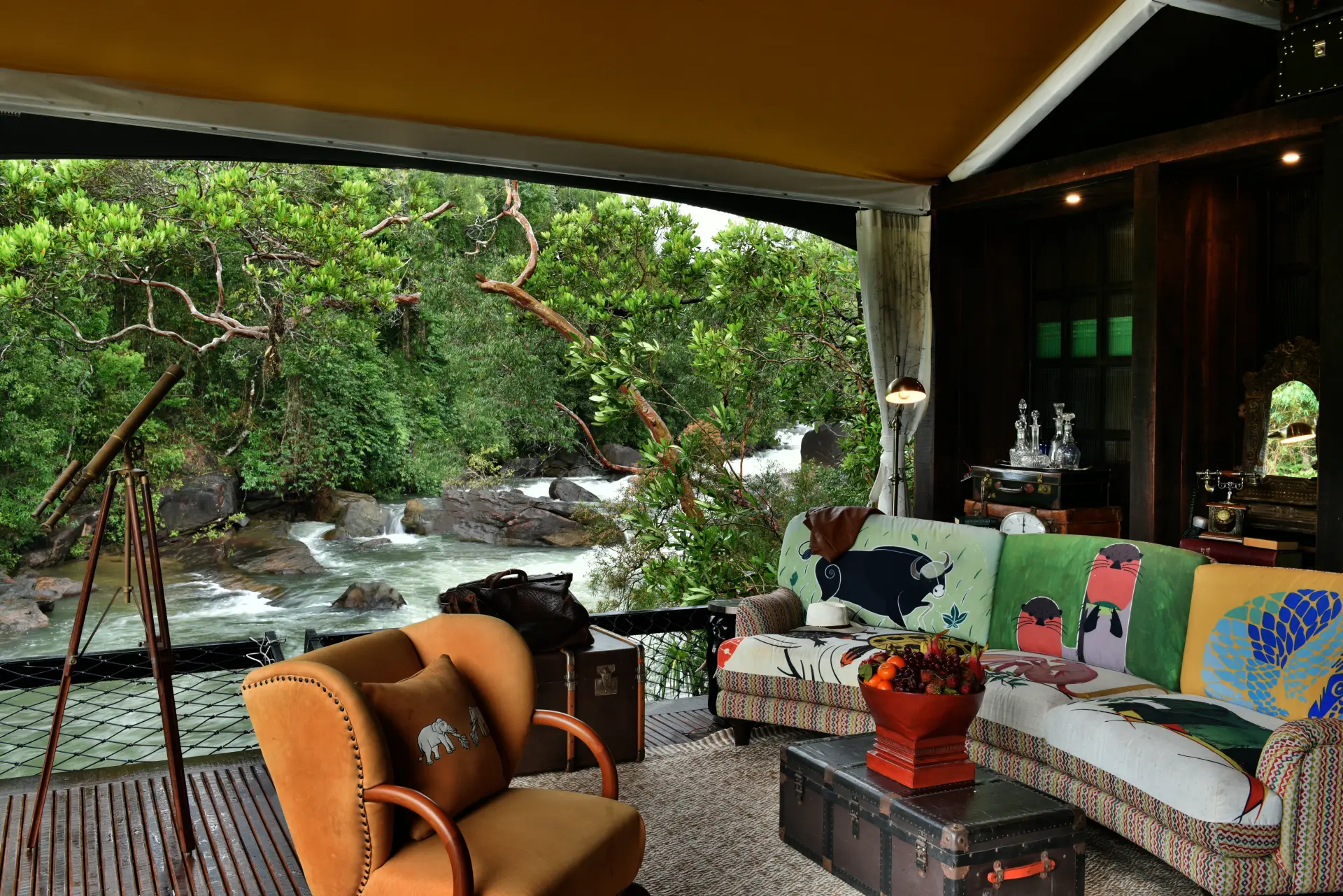 Lounge i et telt på Shinta Mani Wild i Cambodia
