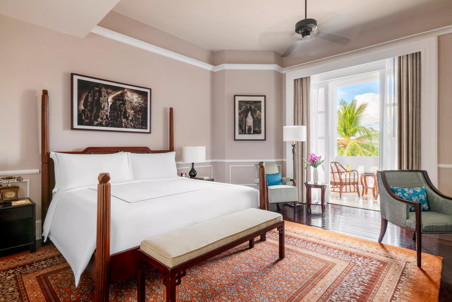 Soveværelse på Raffles Grand Hotel Ankor i Cambodia