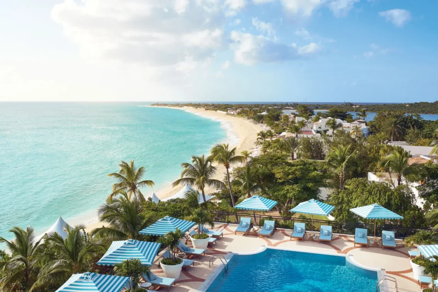 Pool og udsigt på La Samanna, A Belmond Hotel på St Martin, Caribien