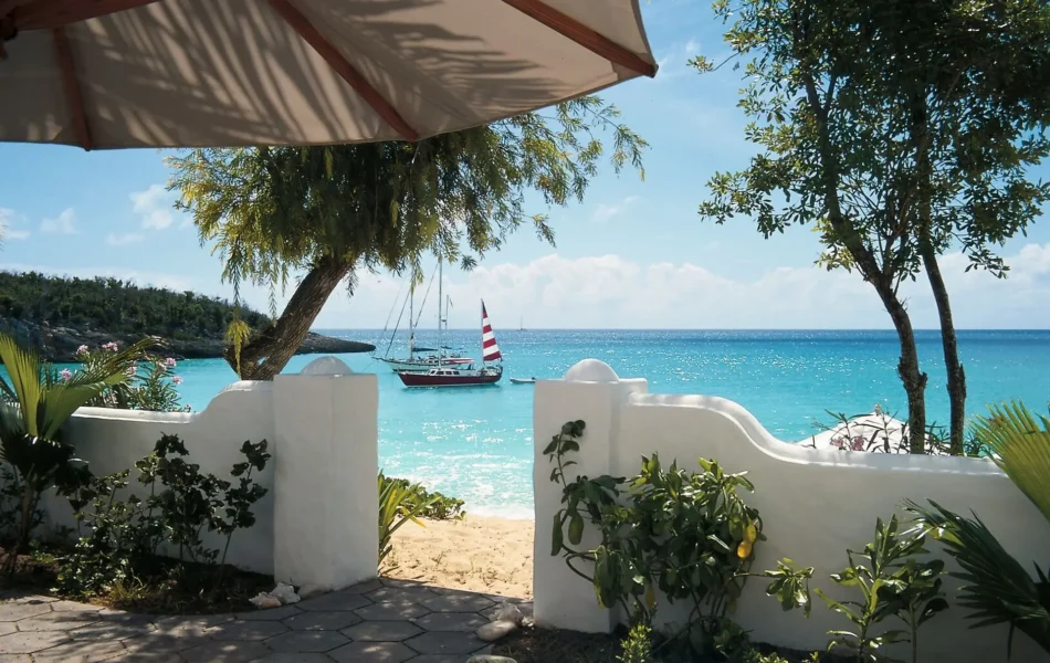 Nedgang til stranden på La Samanna, A Belmond Hotel på St Martin, Caribien