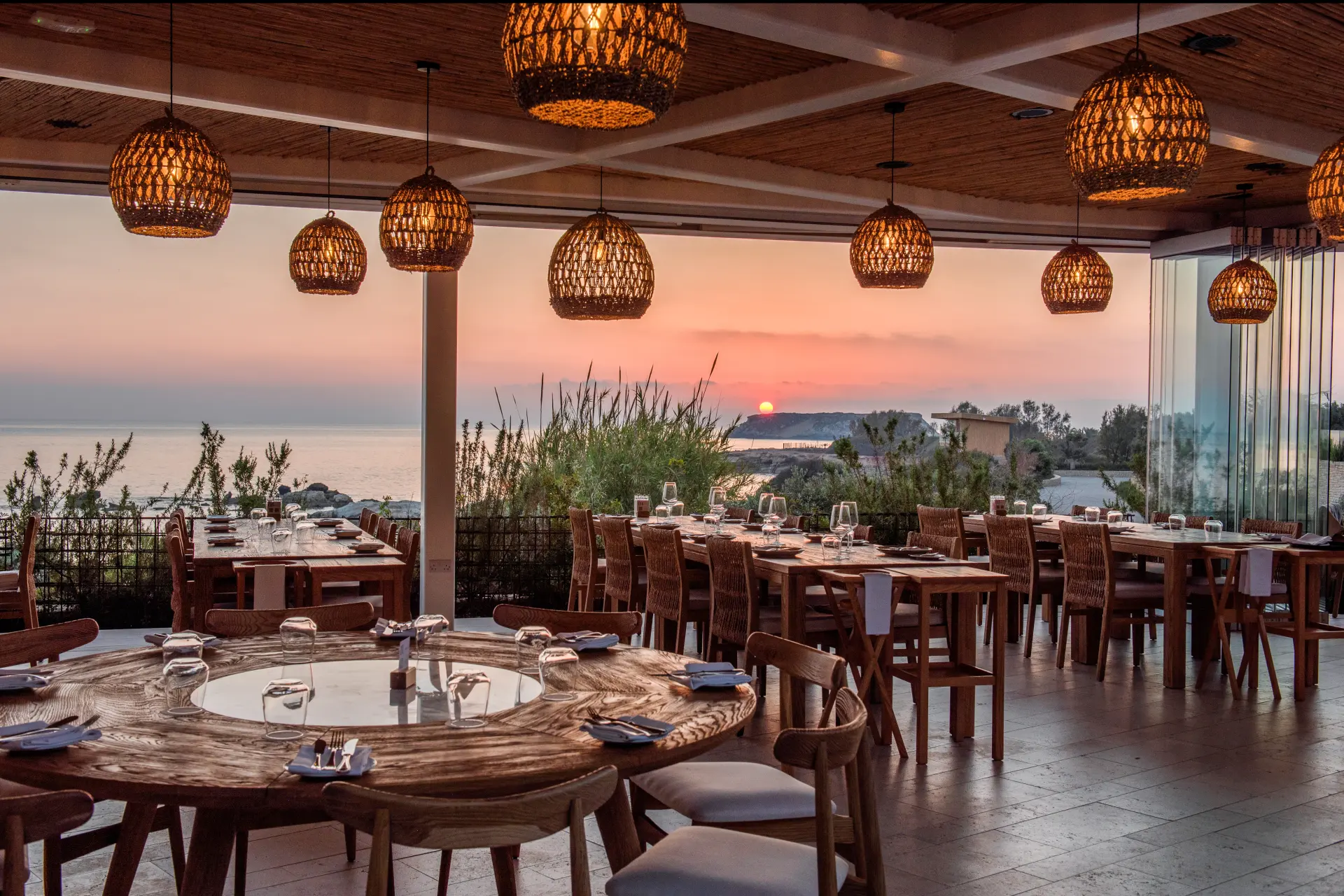 Restaurant Mesoyios på Cap St Georges Hotel & Resort, Cypern
