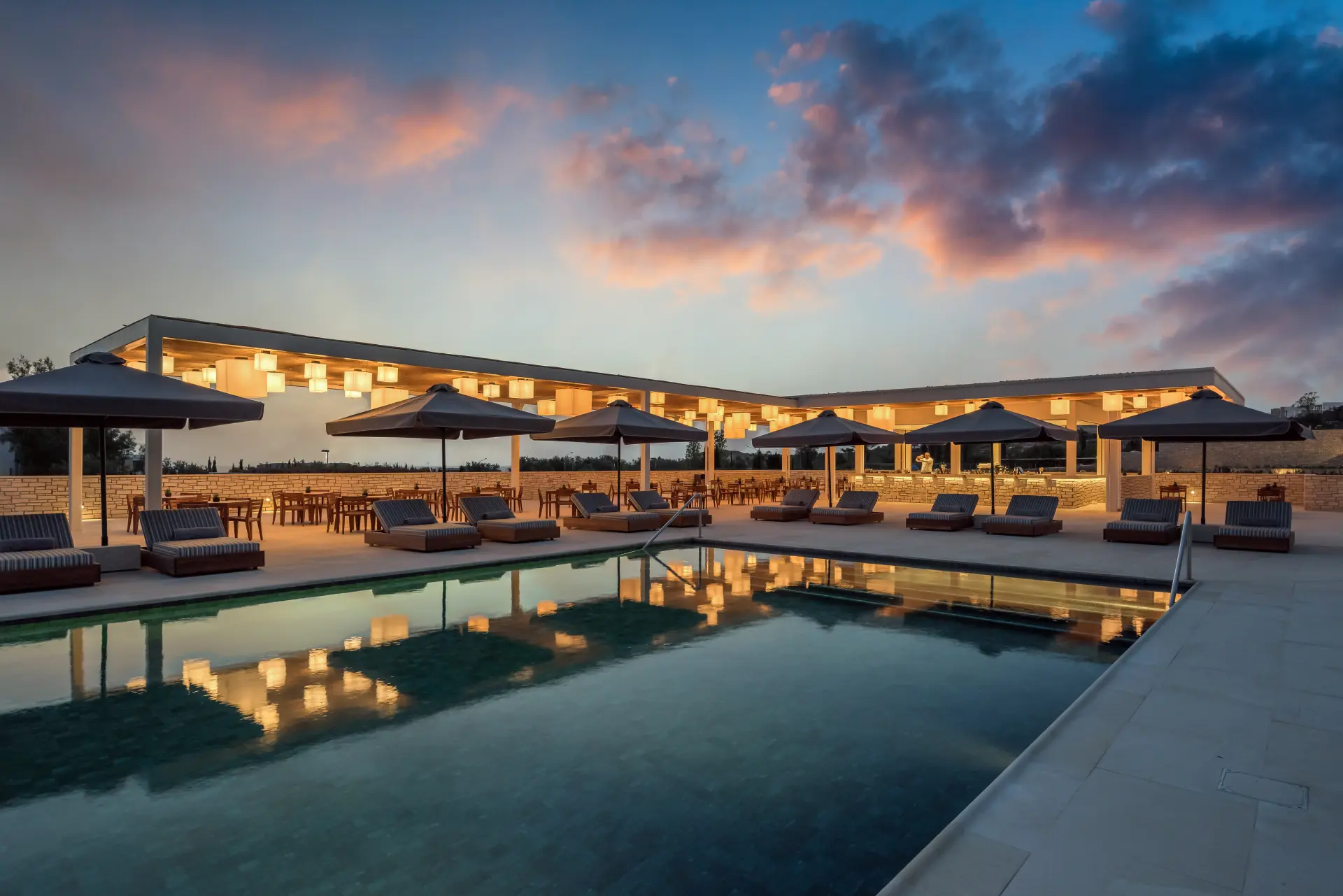 Poolområde på Cap St Georges Hotel & Resort, Cypern