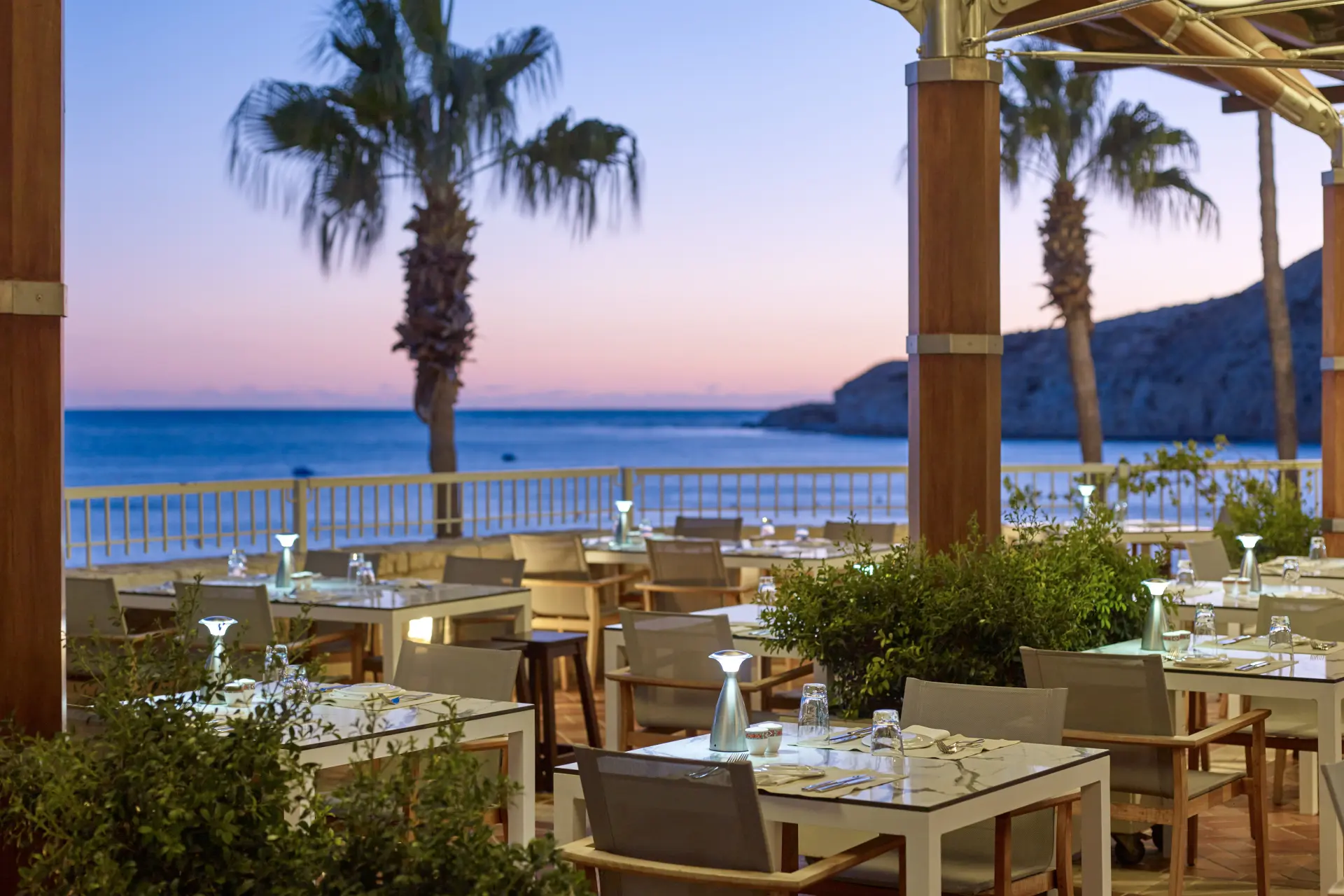 Restaurant ved vandet på Columbia Beach Resort, Cypern