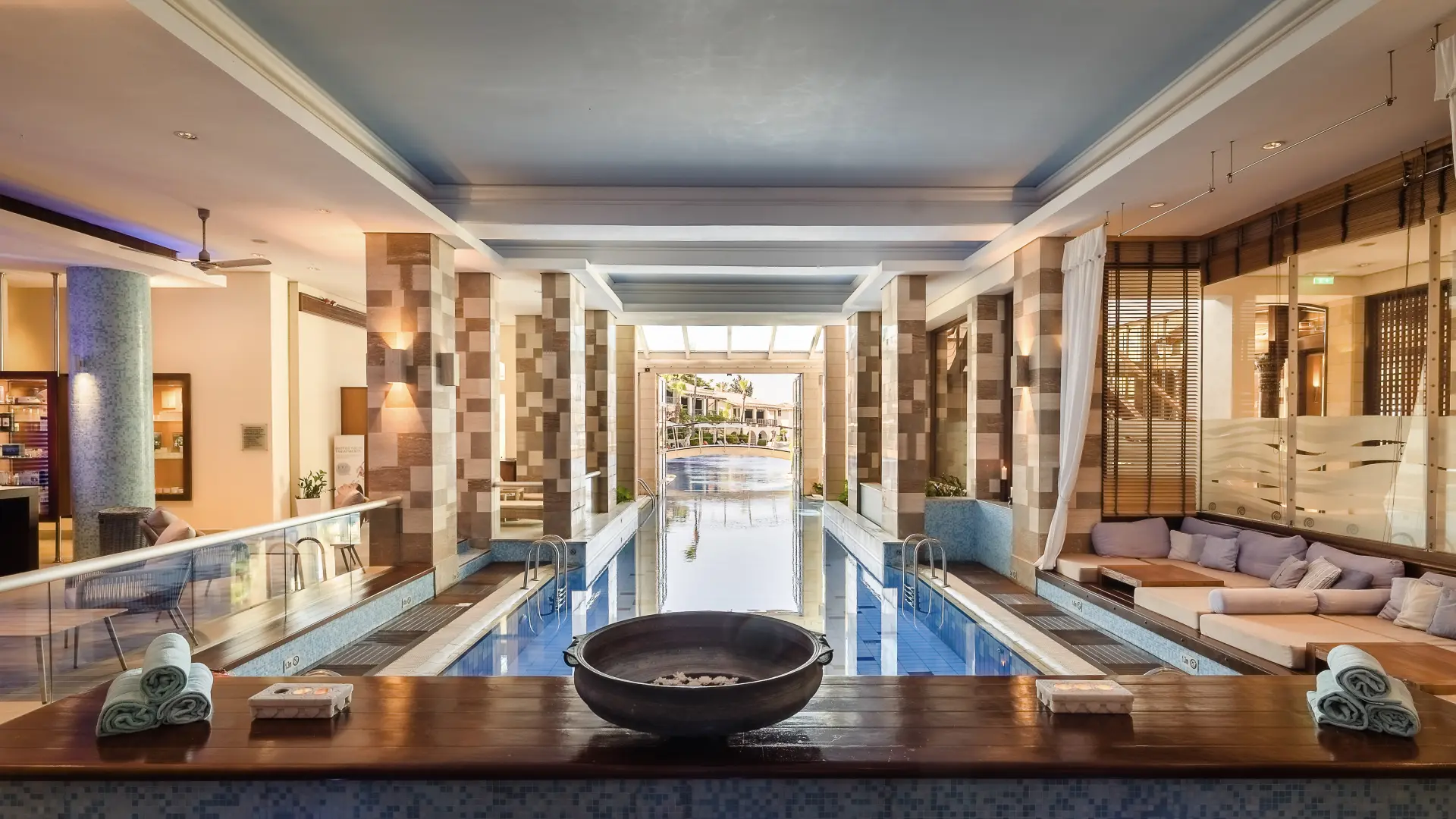 Indendørs pool på Columbia Beach Resort, Cypern