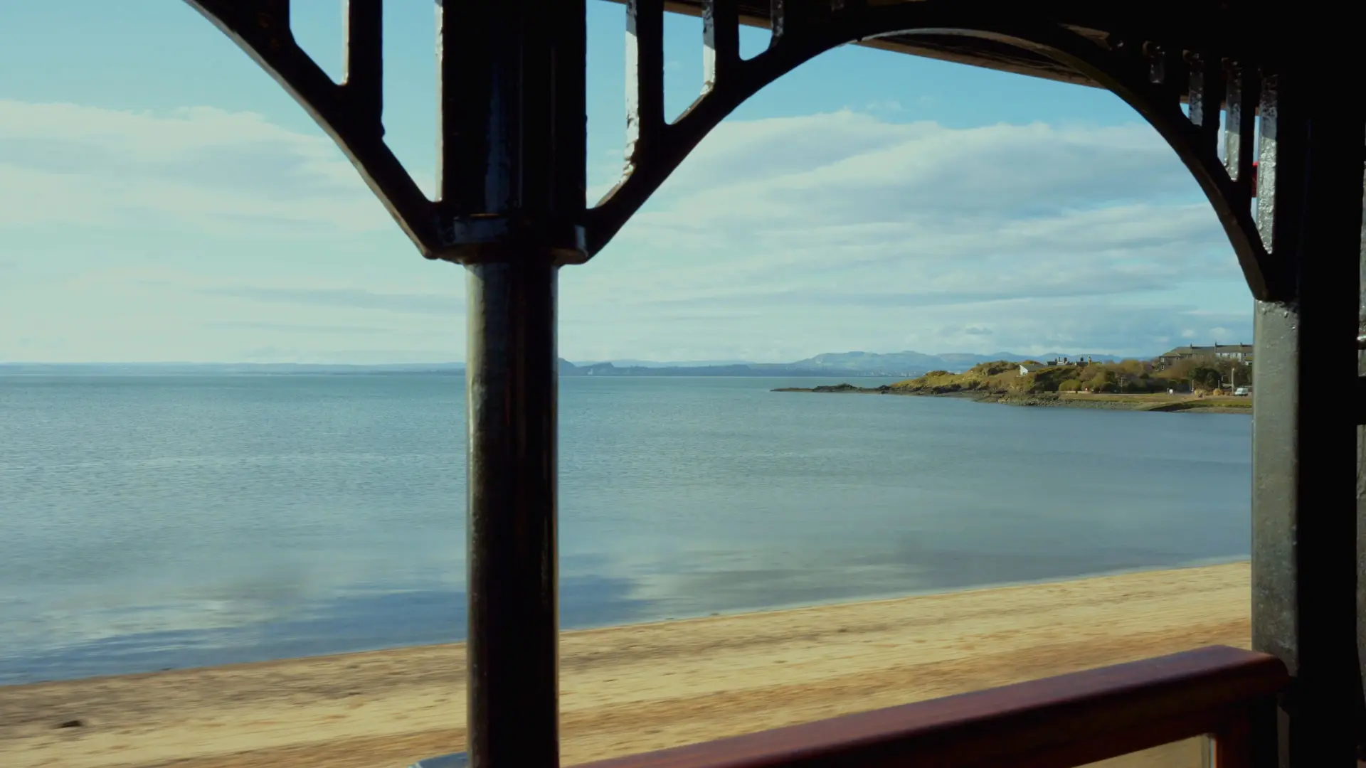 Udsigt over havet fra Royal Scotsman, A Belmond Train, Europa, Skotland, Togrejser