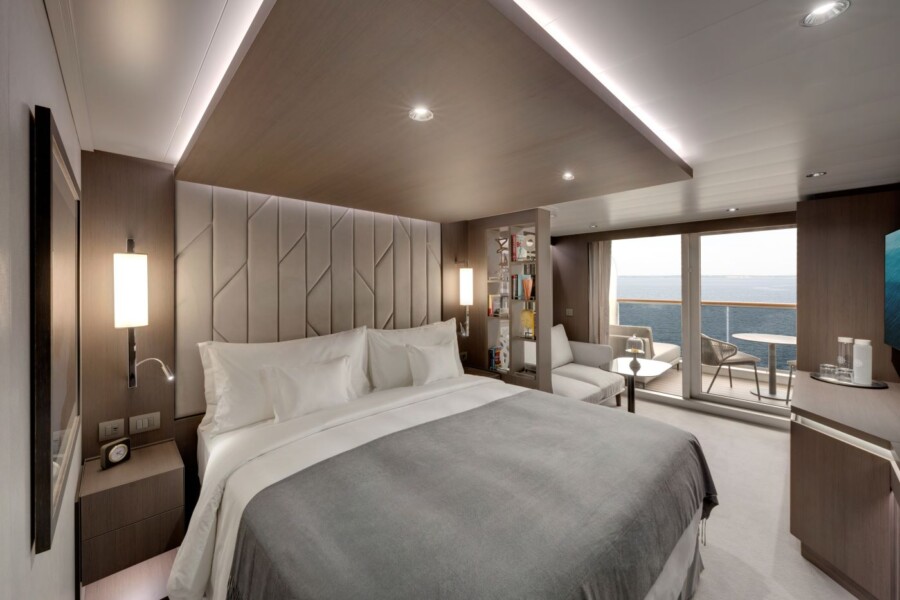 Elegante Ocean Grand Terrace Suite om bord på Explora Journey
