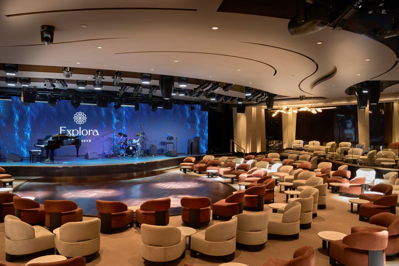 Journeys Lounge om bord på Explora Journey