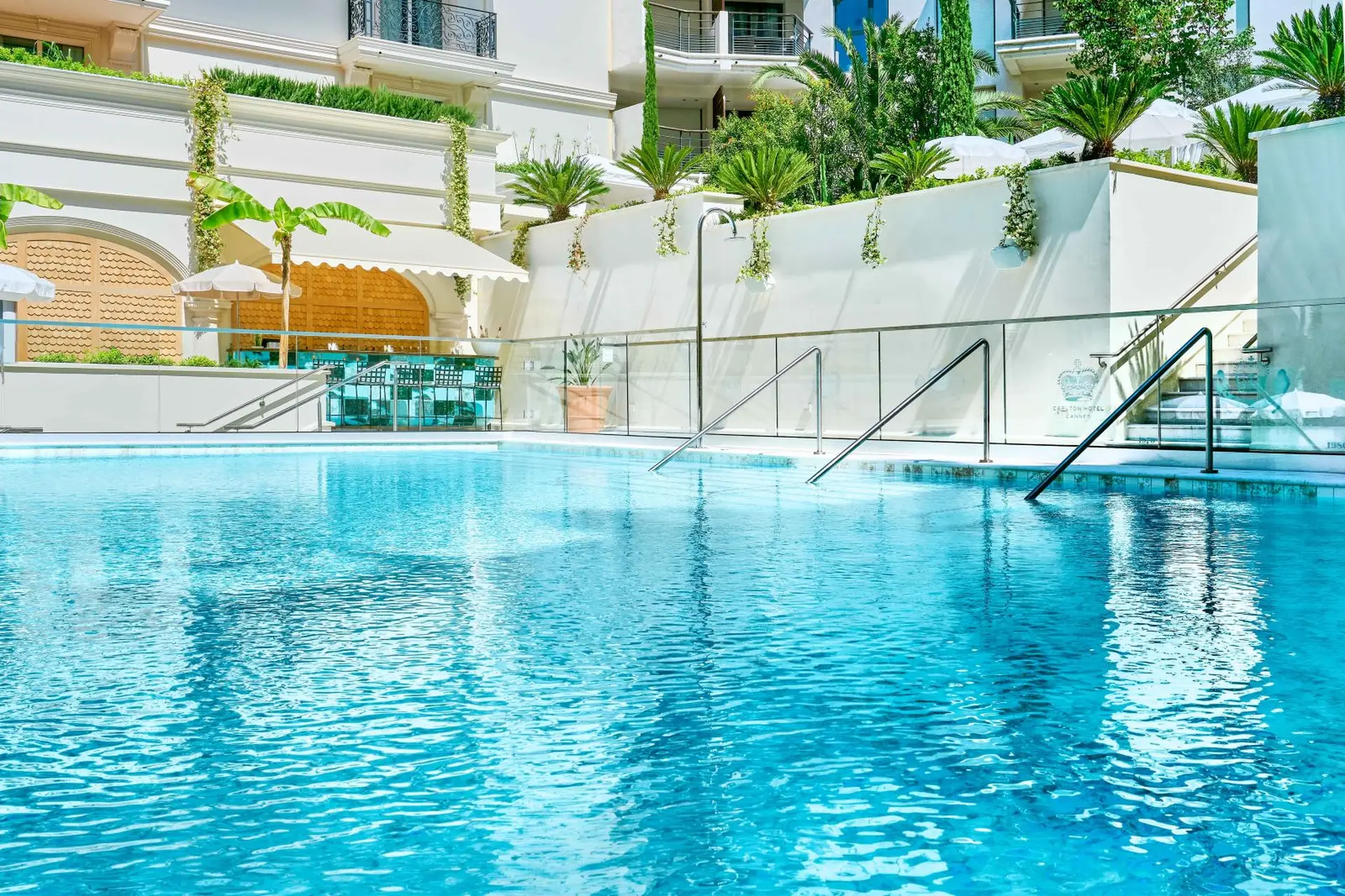 Poolområde på Carlton Cannes, Frankrig