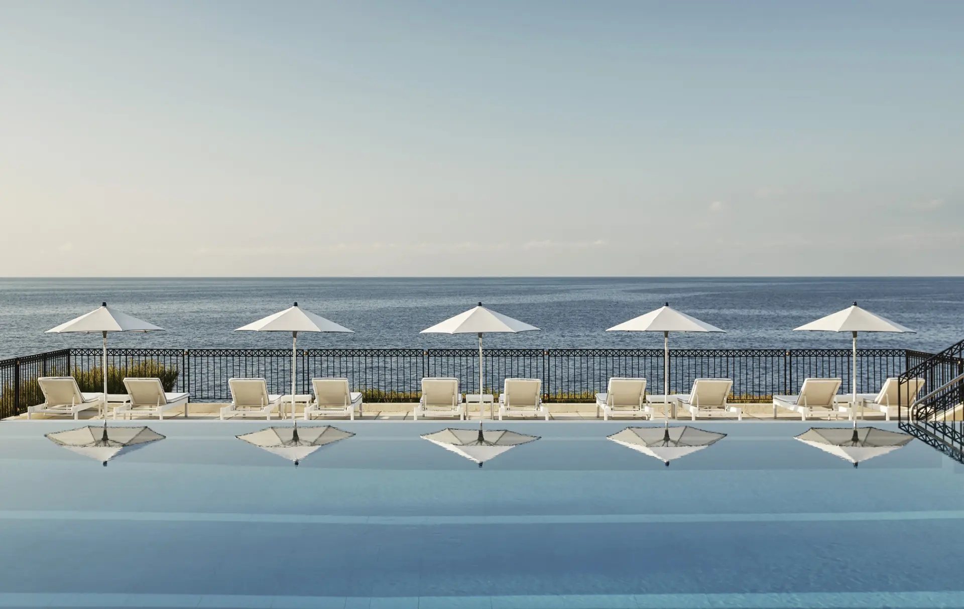 Pool med havudsigt på Grand-Hôtel du Cap-Ferrat, A Four Seasons Hotel, Frankrig