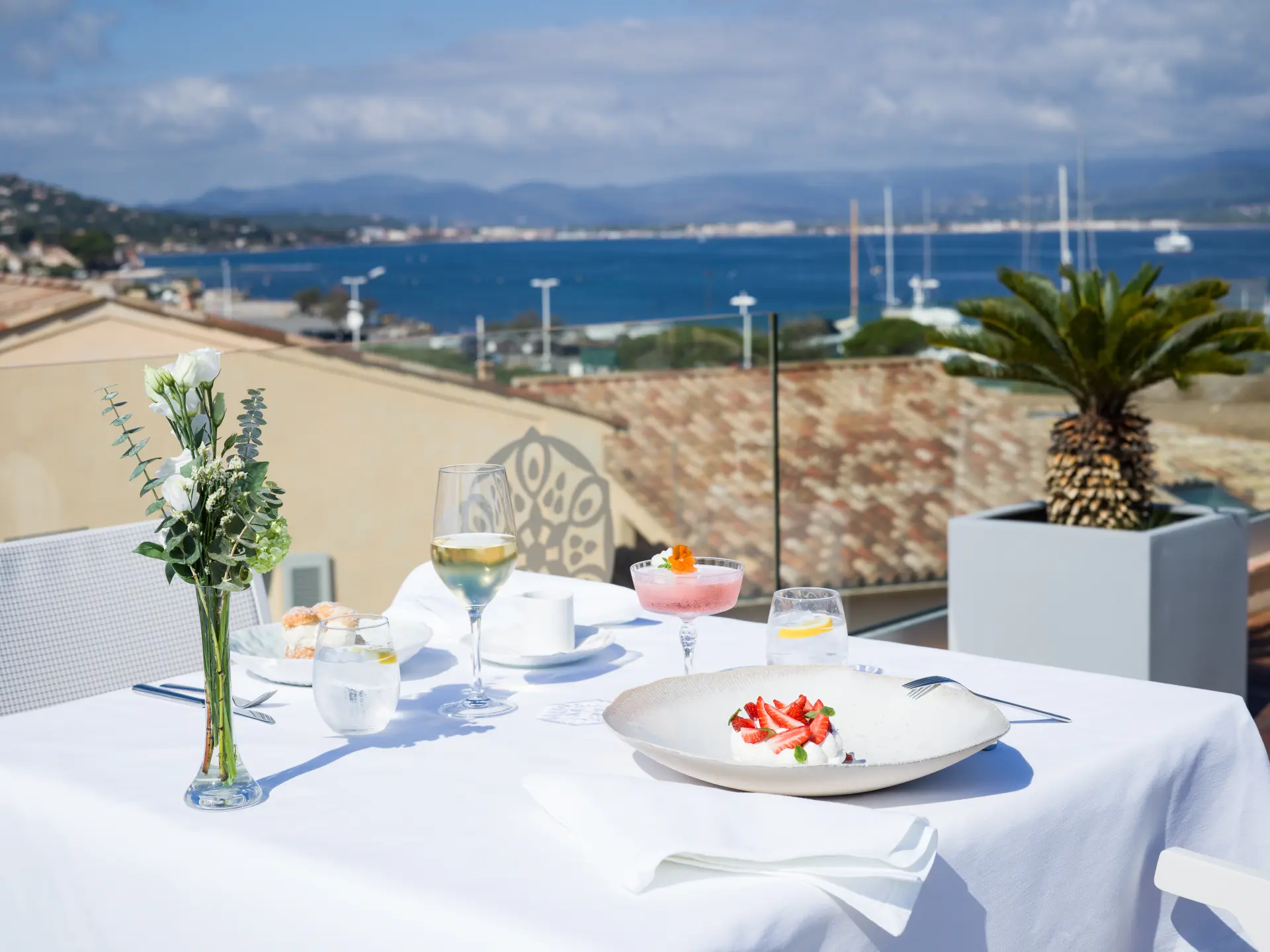 Restaurant Let Toits på Hôtel de Paris Saint-Tropez, Frankrig