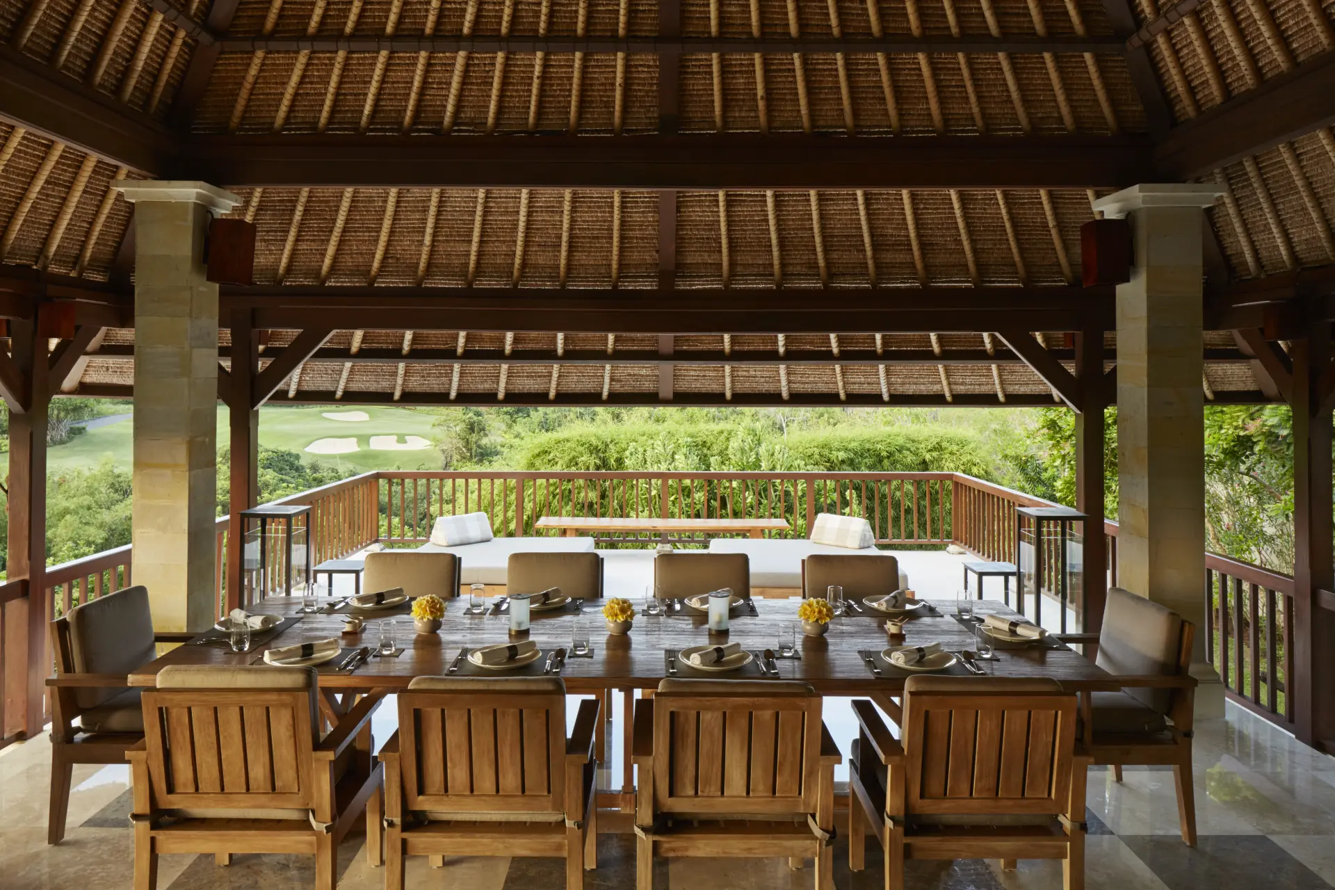 Middag udenfor på Aman Villas at Nusa Dua på Bali