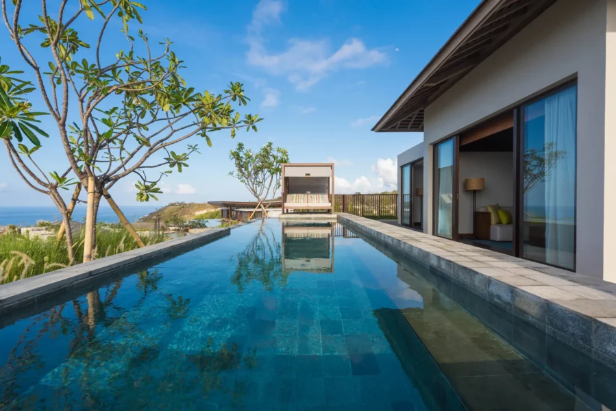 Pool i villa på Six Senses Uluwatu på Bali