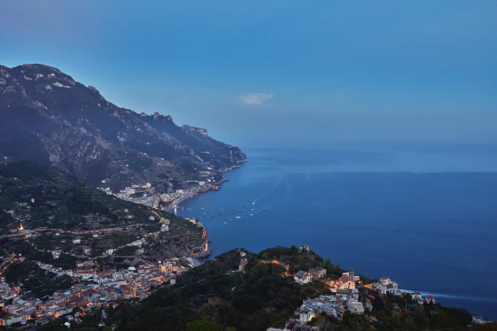 Udsigten fra Caruso, A Belmond Hotel, langs Amalfikysten i Italien