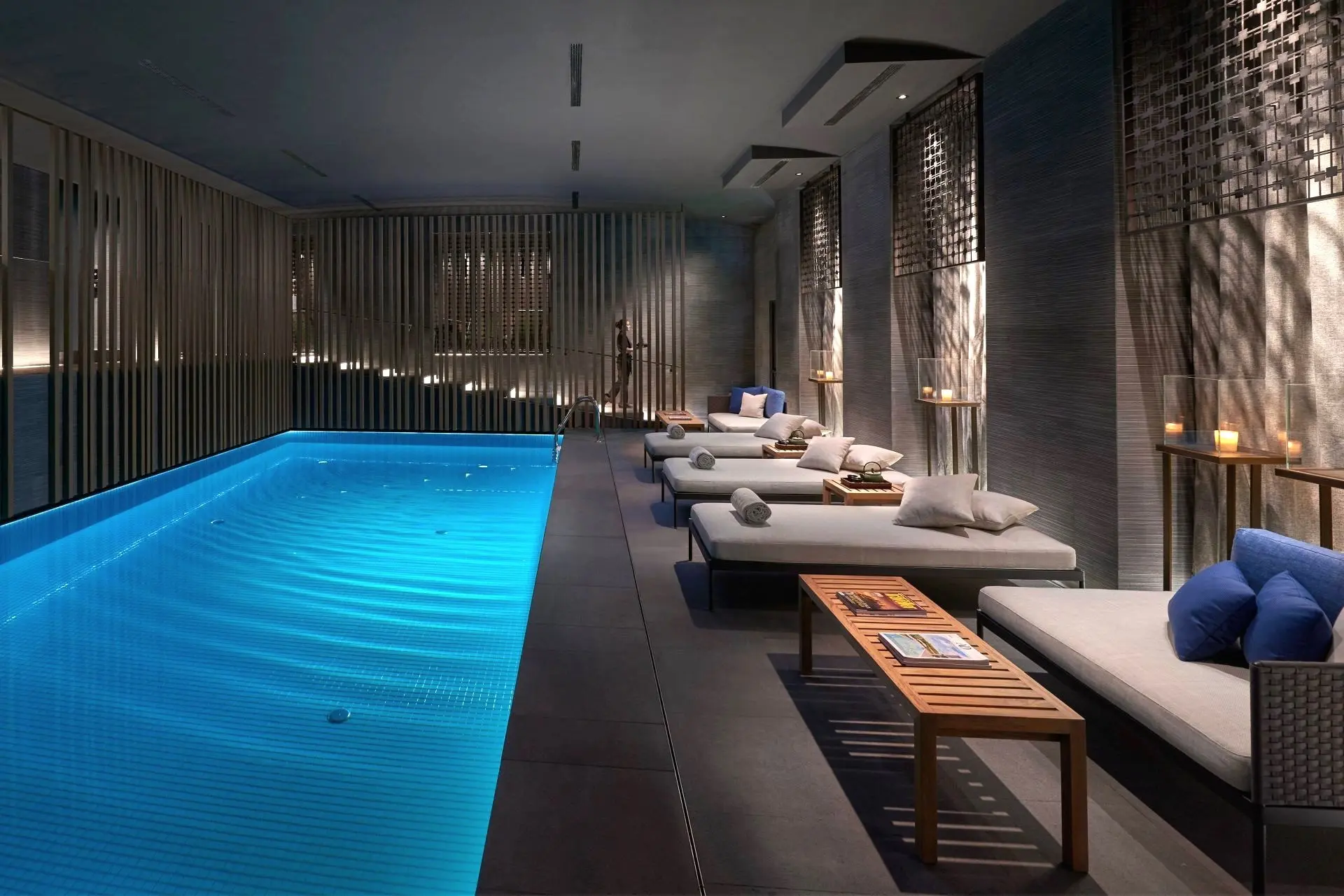Poolområde på Mandarin Oriental – Milano, Italien