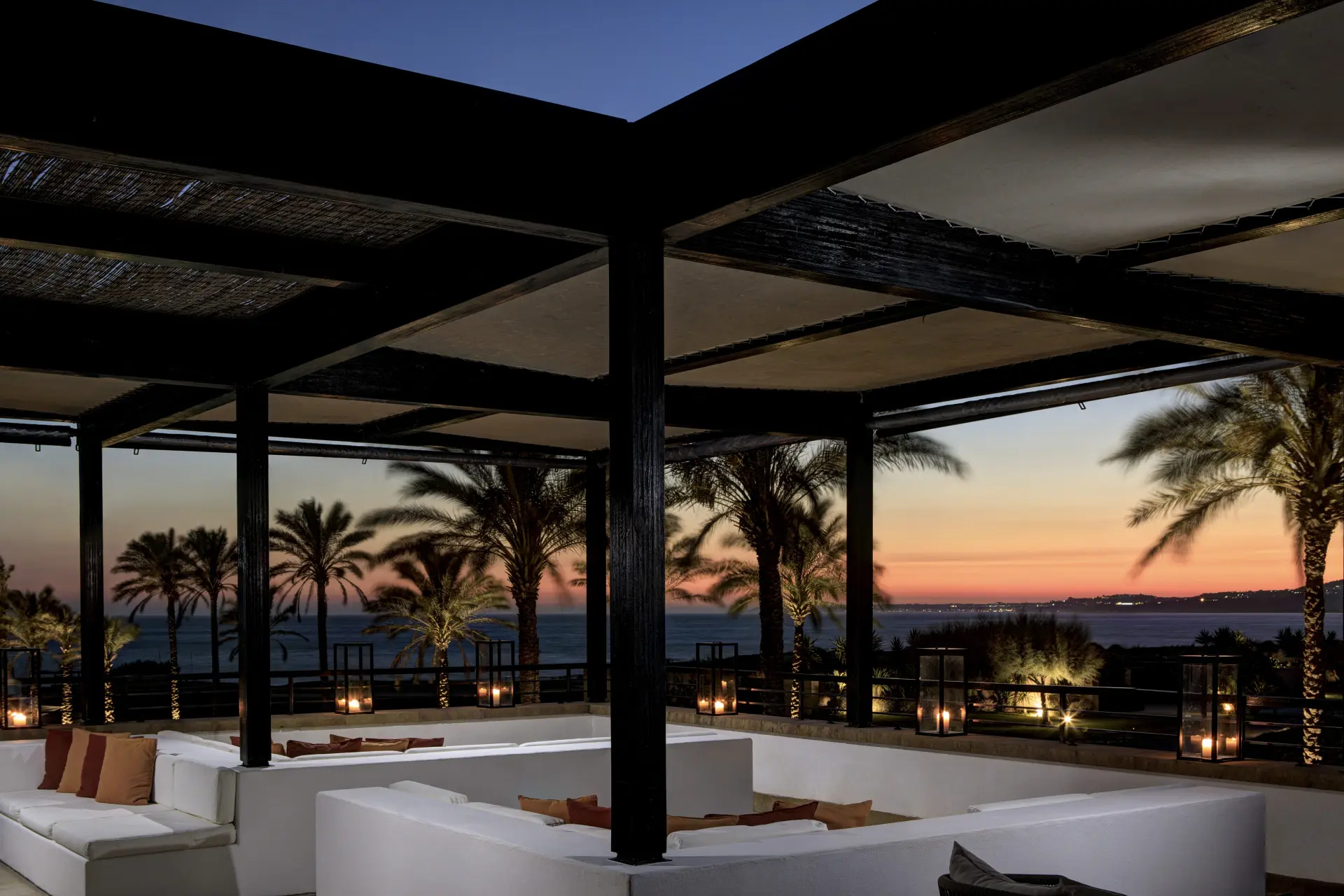Lounge i aftensol på Rocco Forte Vedura Resort, Sicilien, Italien