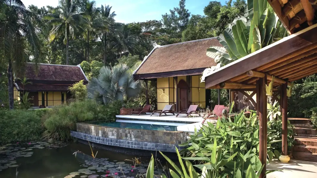 Pool på La Residence Phou Vao i Laos
