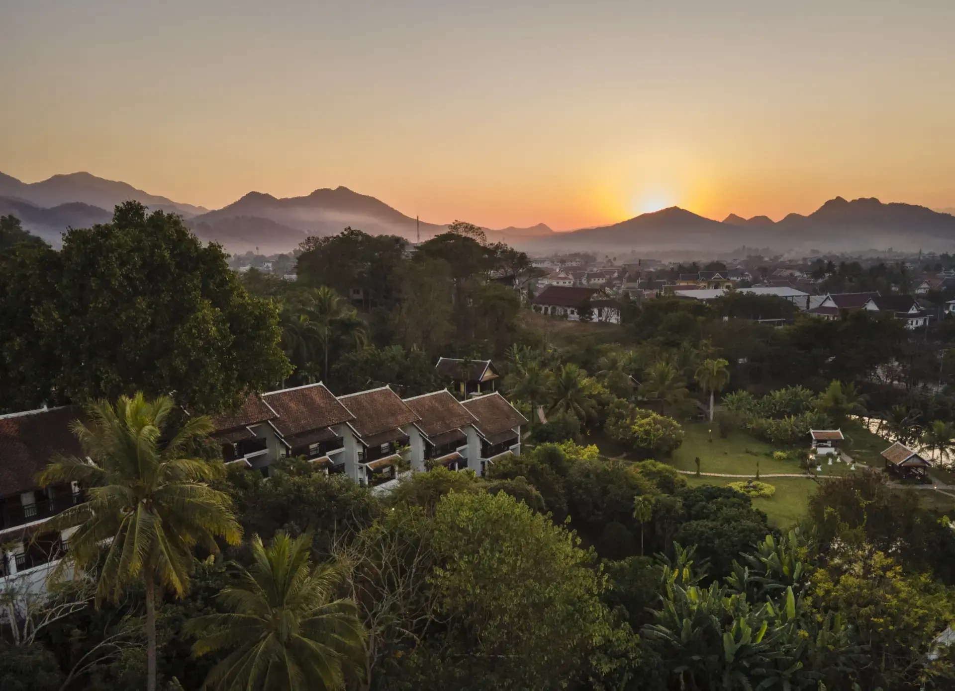 Solnedgang på La Residence Phou Vao i Laos
