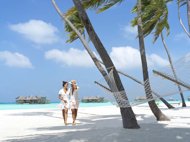 Nyd de pulverfine sandstrande på Gili Lankanfushi, Maldiverne