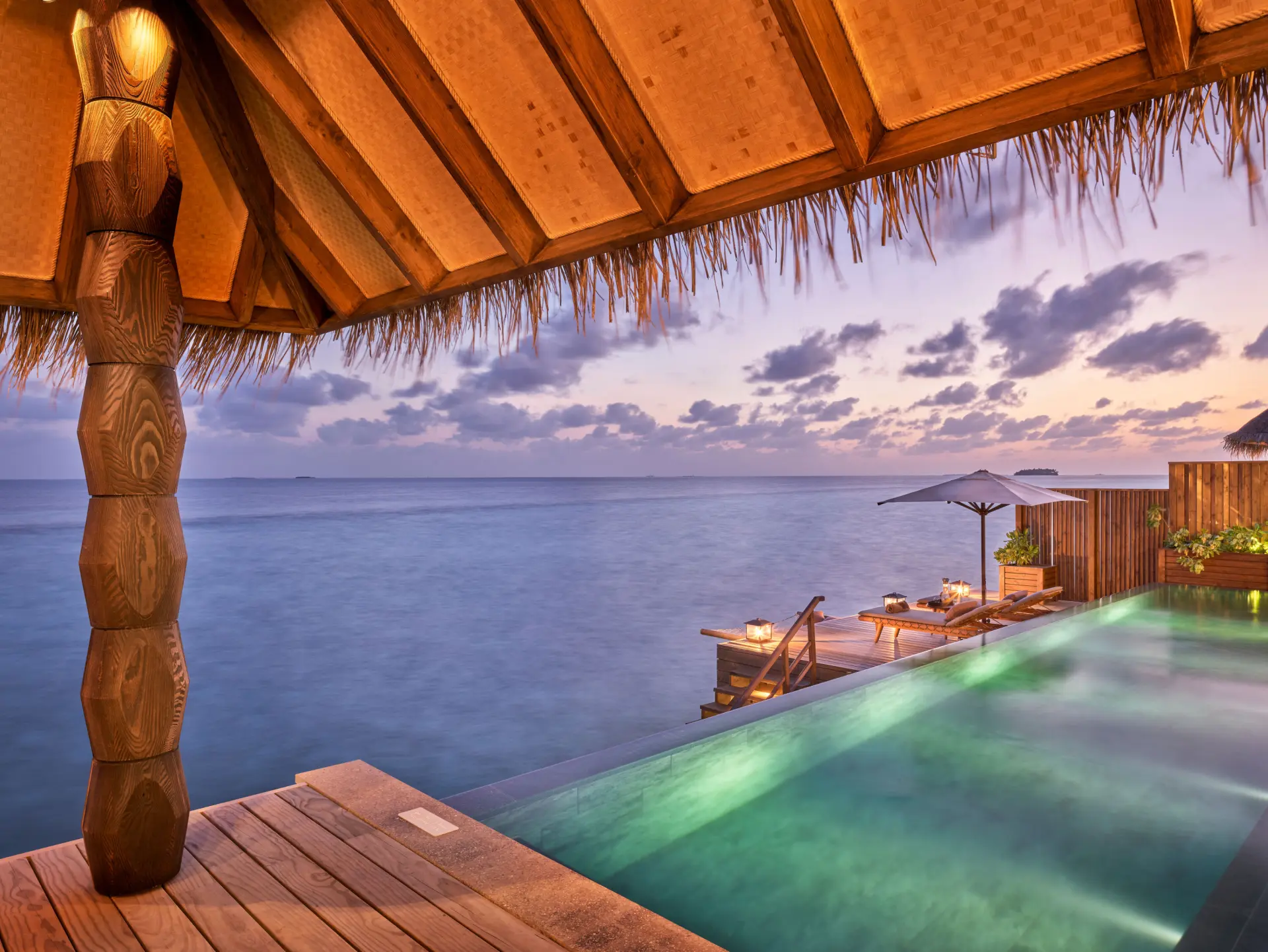Sunset Water Villa med pool på Joali Maldives, Maldiverne