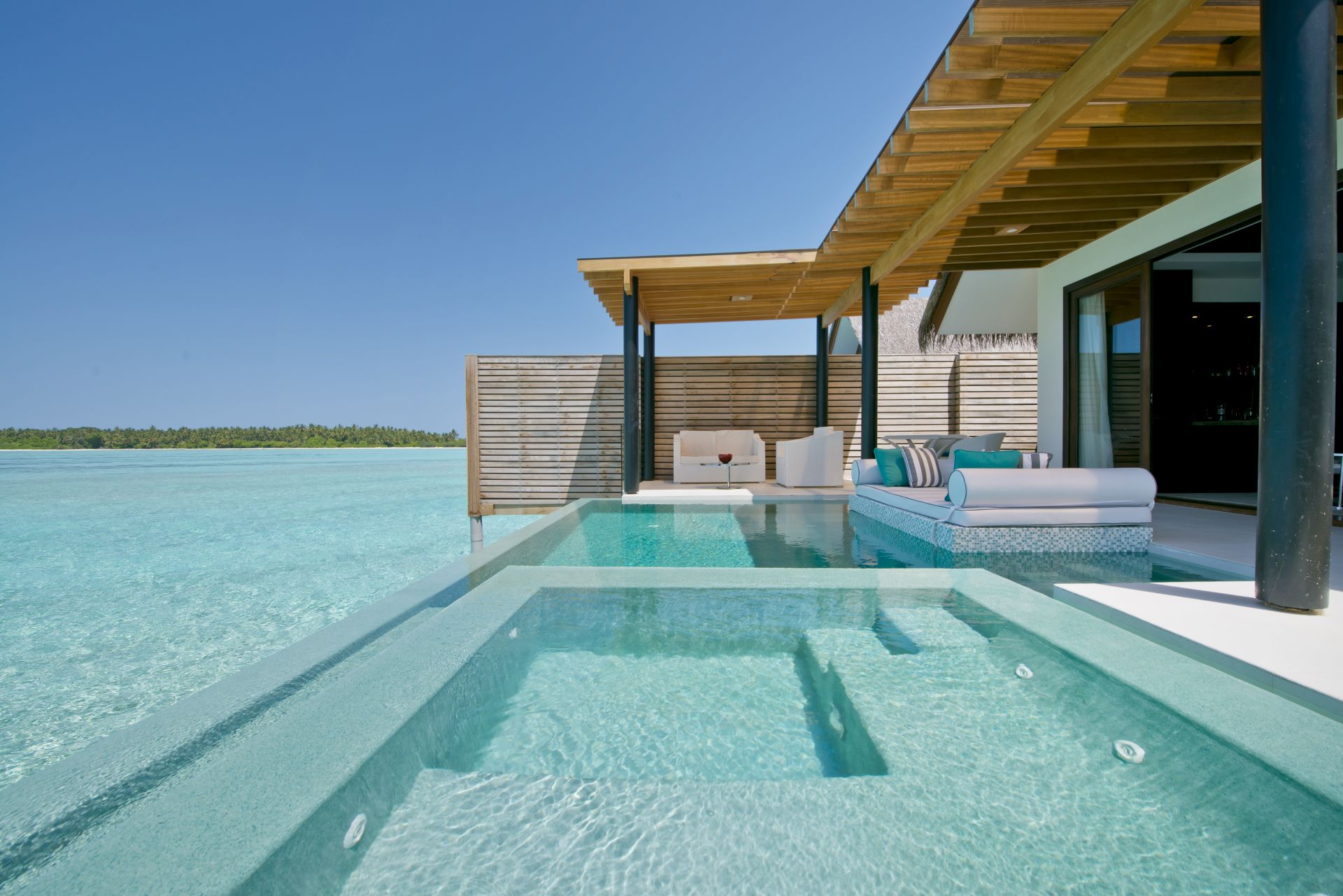 Deluxe Over Water Pool Villa på Niyama Private Islands Maldives, Maldiverne