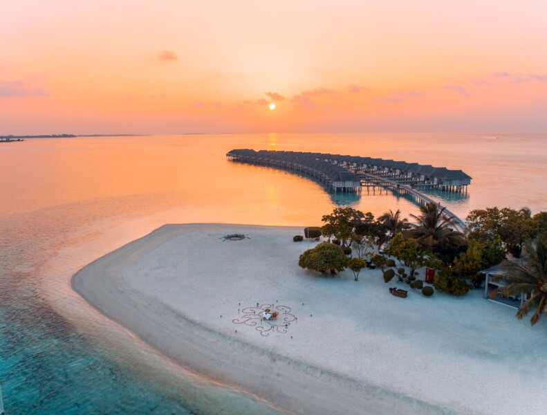 Romantisk middag på stranden på One&Only Reethi Rah, Maldiverne