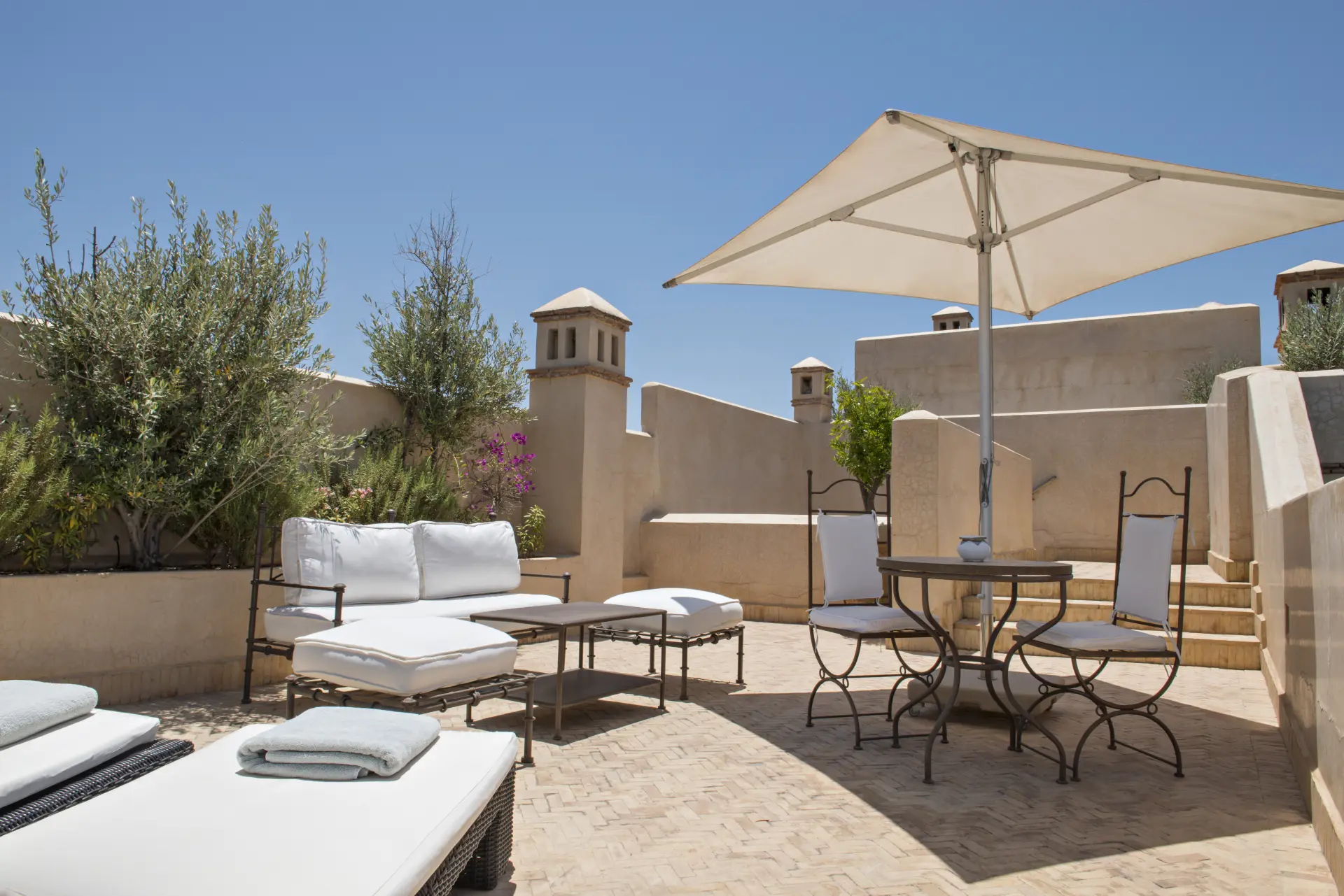 Tagterrassen til en Large Suite på Villa des Orangers, Marrakech, Marokko