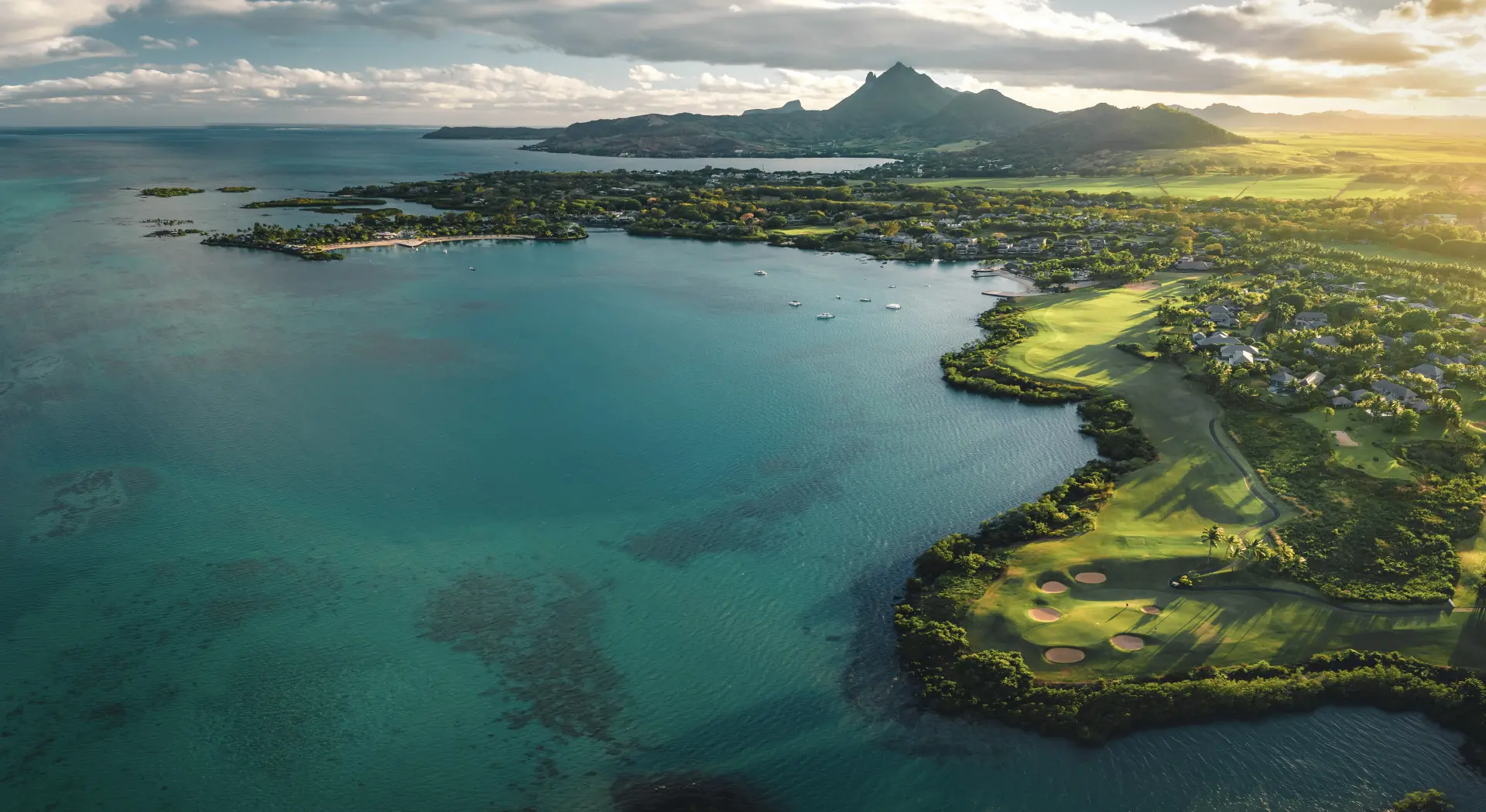 Luftfoto af golfbaner på Anahita Golf & Spa Resort, Mauritius