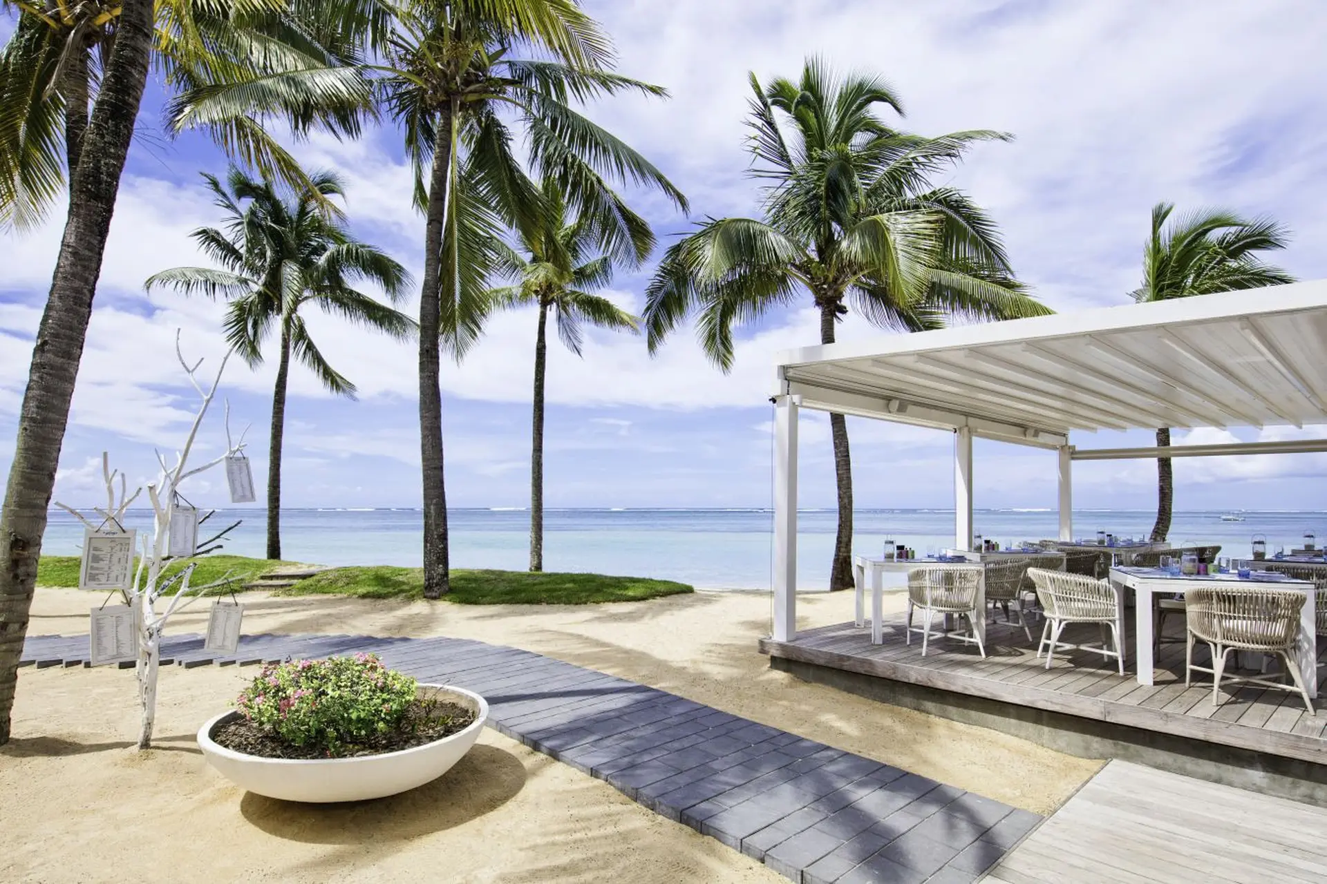 Restaurant ved vandet på Heritage Le Telfair Golf og Wellness Resort, Mauritius