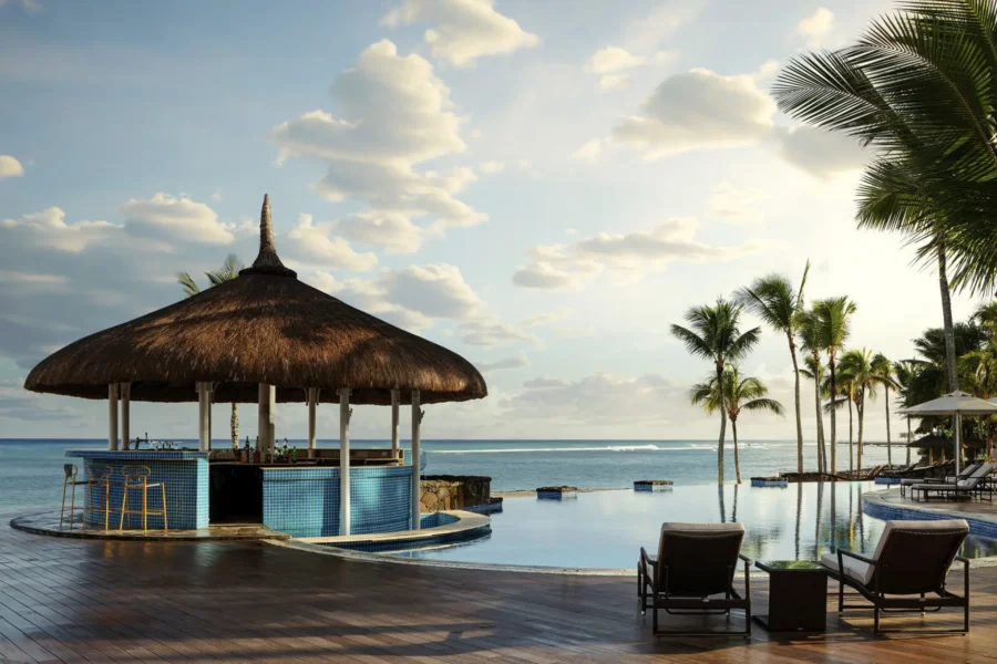 Poolområde og bar på Le Meridien Ile Maurice, Mauritius