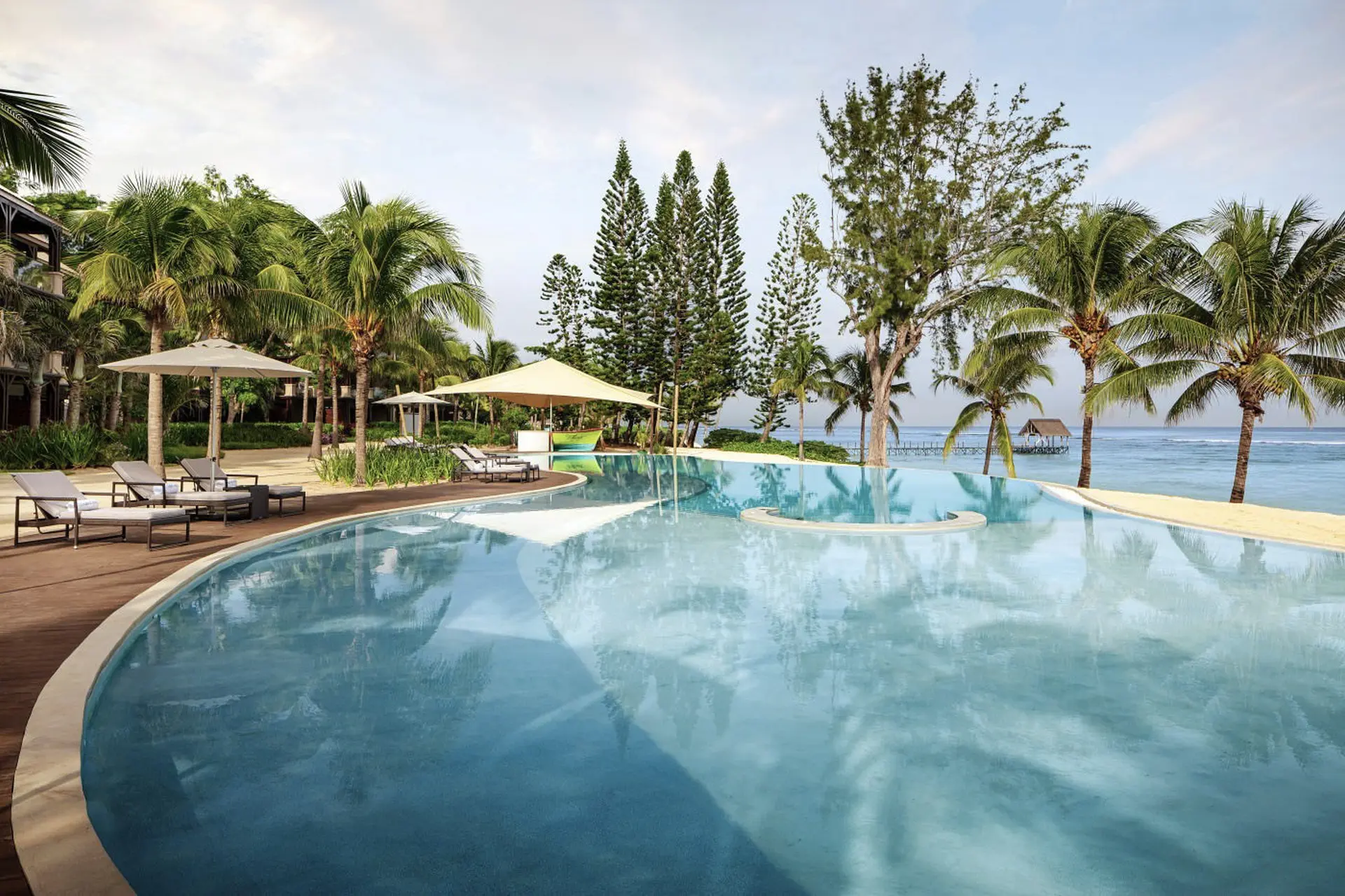 Poolområde på Le Meridien Ile Maurice, Mauritius