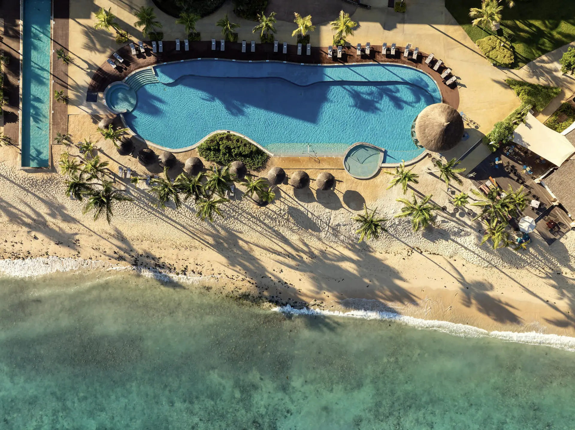 Luftfoto af pool på Le Meridien Ile Maurice, Mauritius