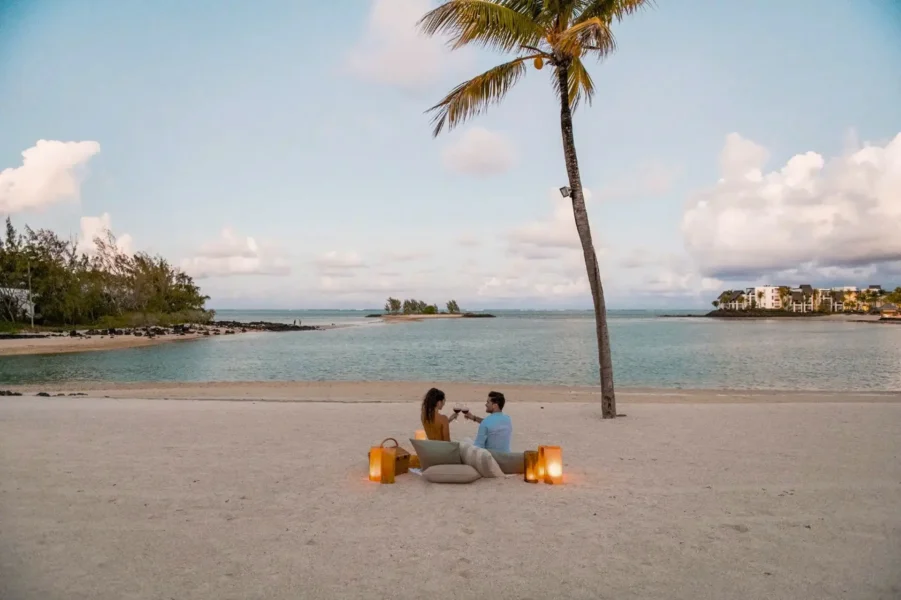 Romantisk aften med drinks på stranden på Shangri-La Le Touessrok, Mauritius