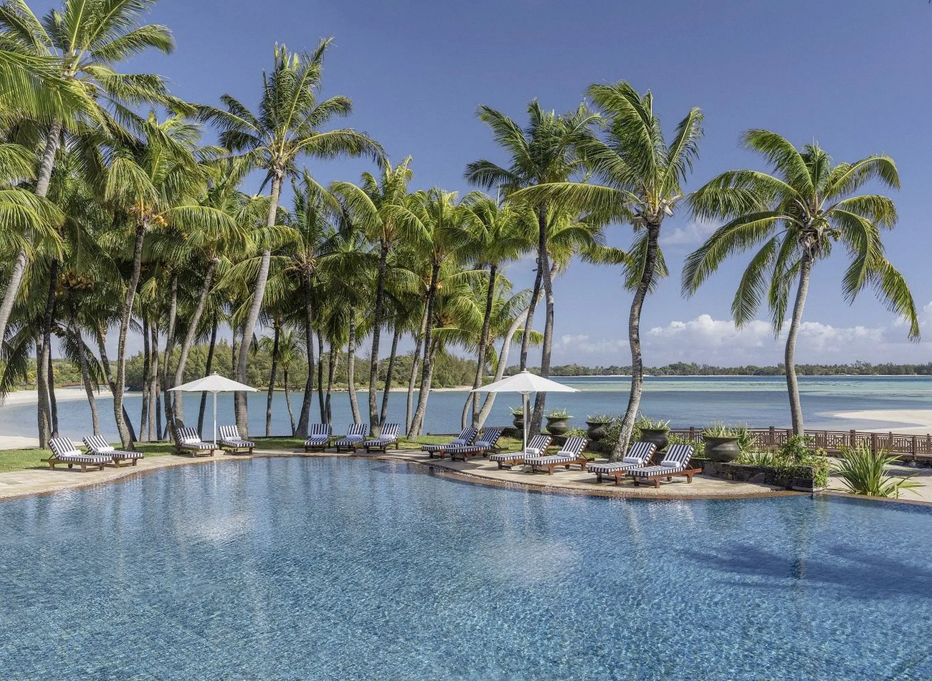 Poolområde på Shangri-La Le Touessrok, Mauritius