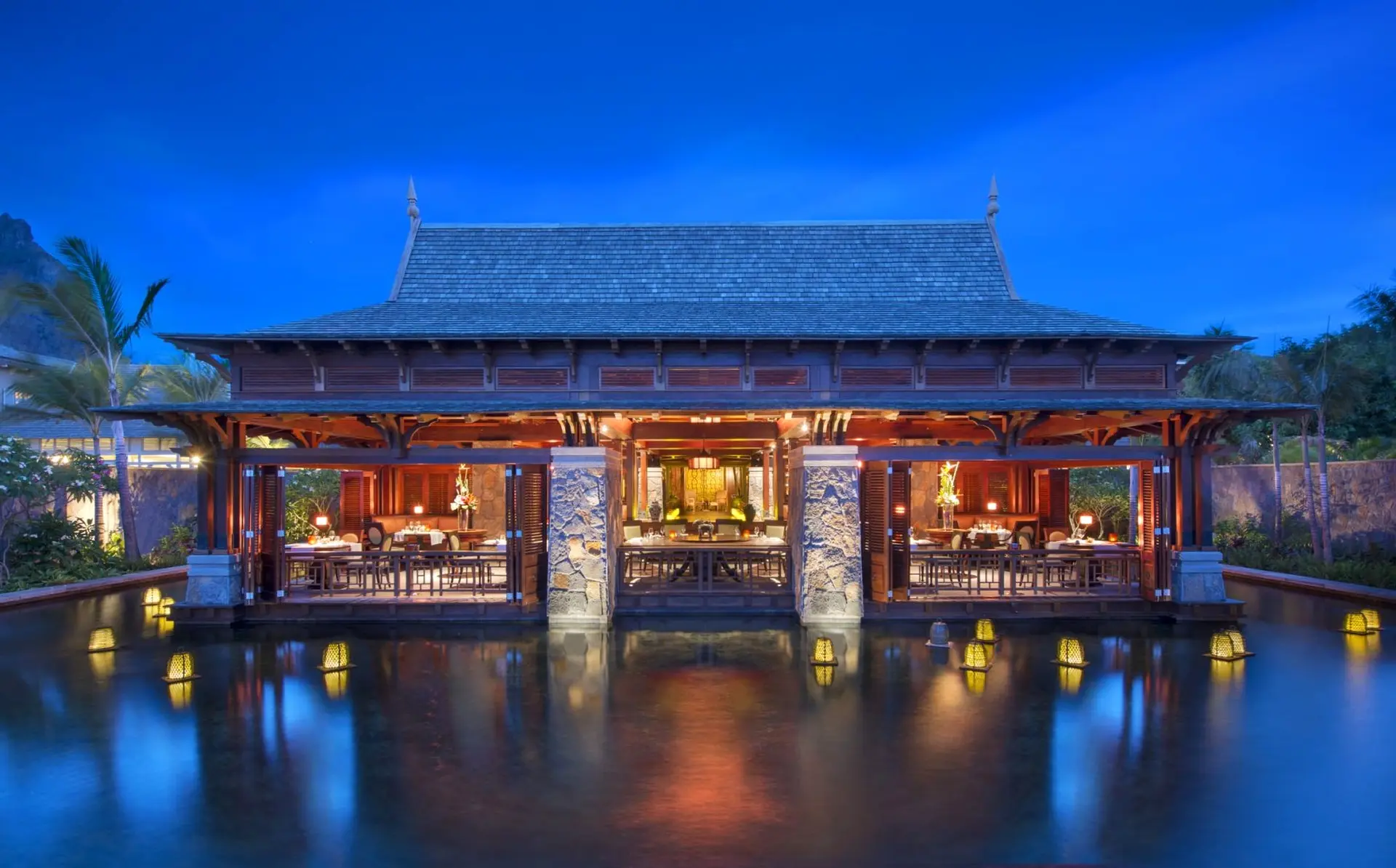 Aftenstemning på restauranten på The St. Regis Le Morne Resort, Mauritius